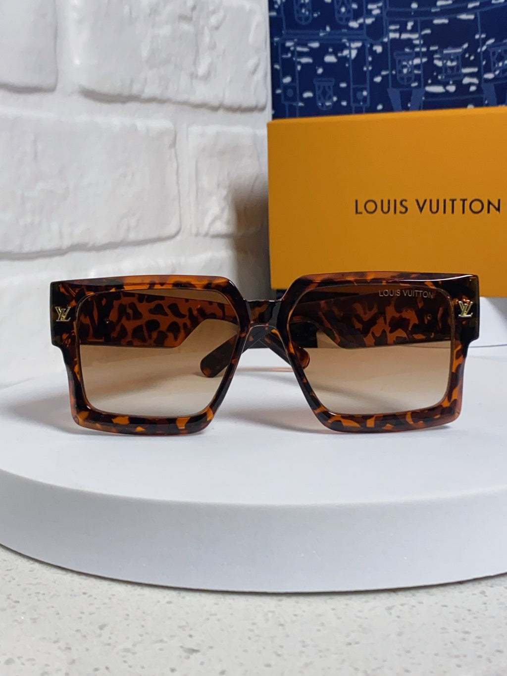 Louis Vuitton Square Brown Lens Sunglasses for Men & Women - 398163 - detail image 2