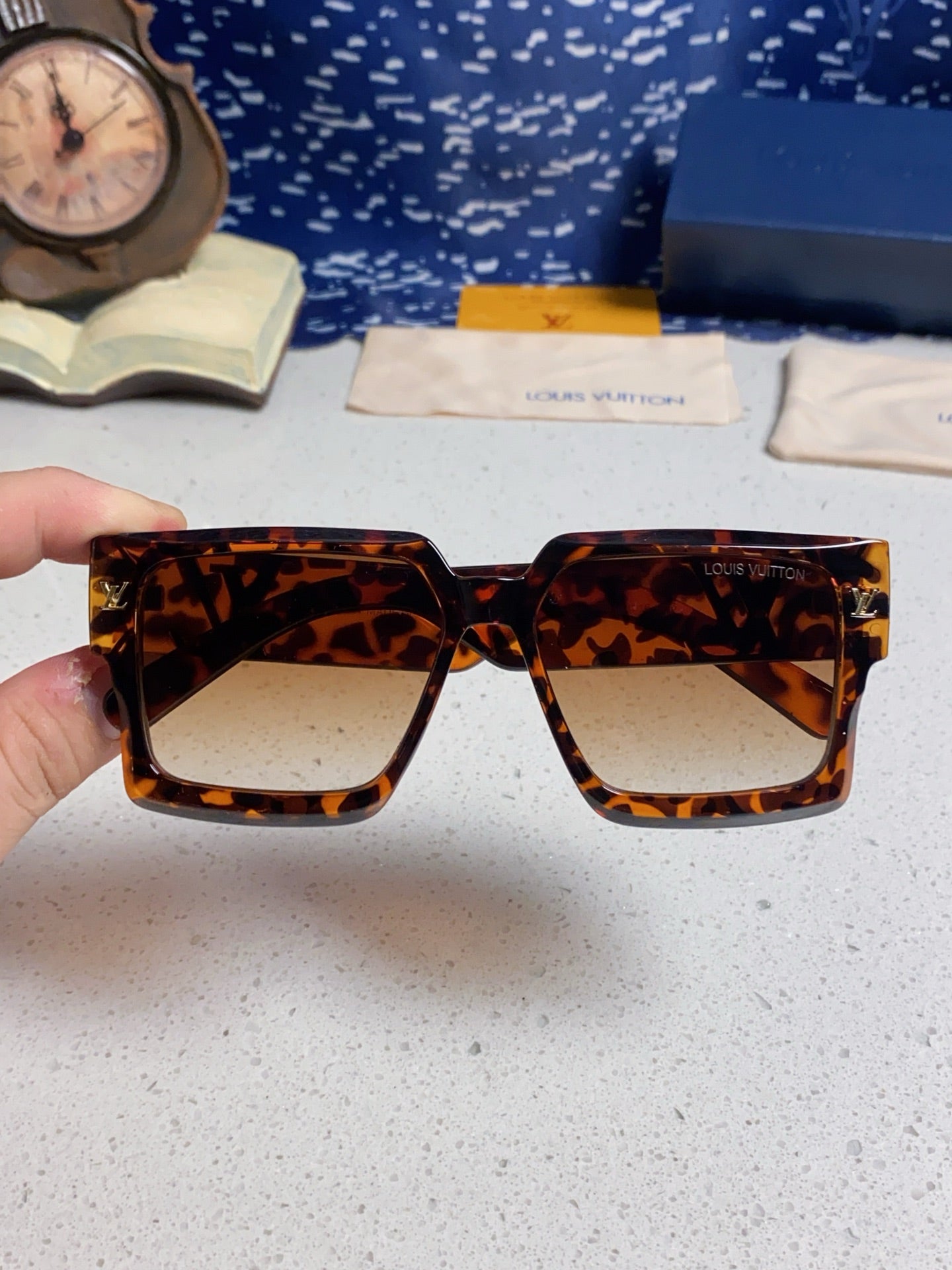 Louis Vuitton Square Brown Lens Sunglasses for Men & Women - 398163 - detail image 4