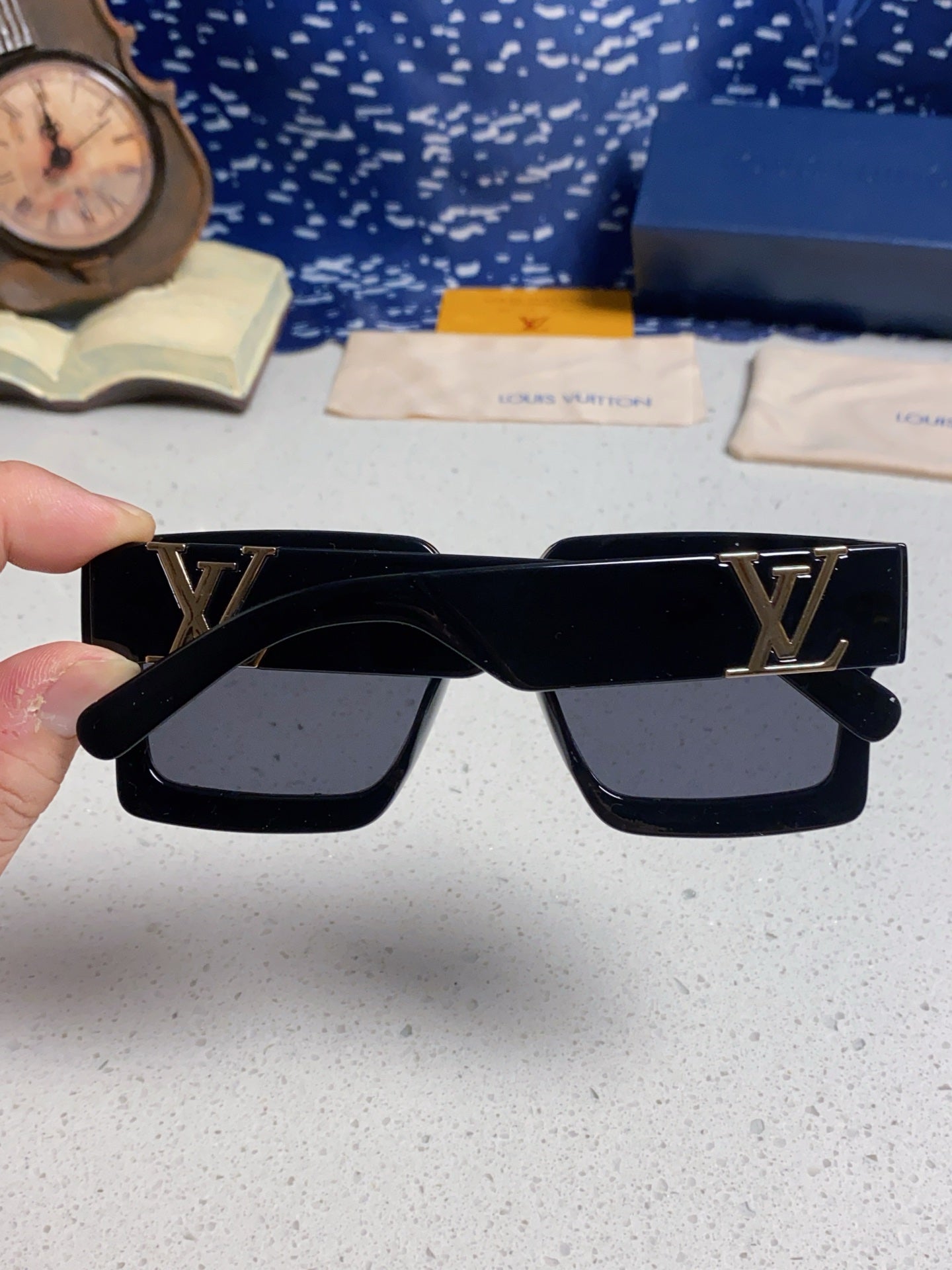 Louis Vuitton Square Gray Lens Sunglasses for Men & Women - 398164 - detail image 5