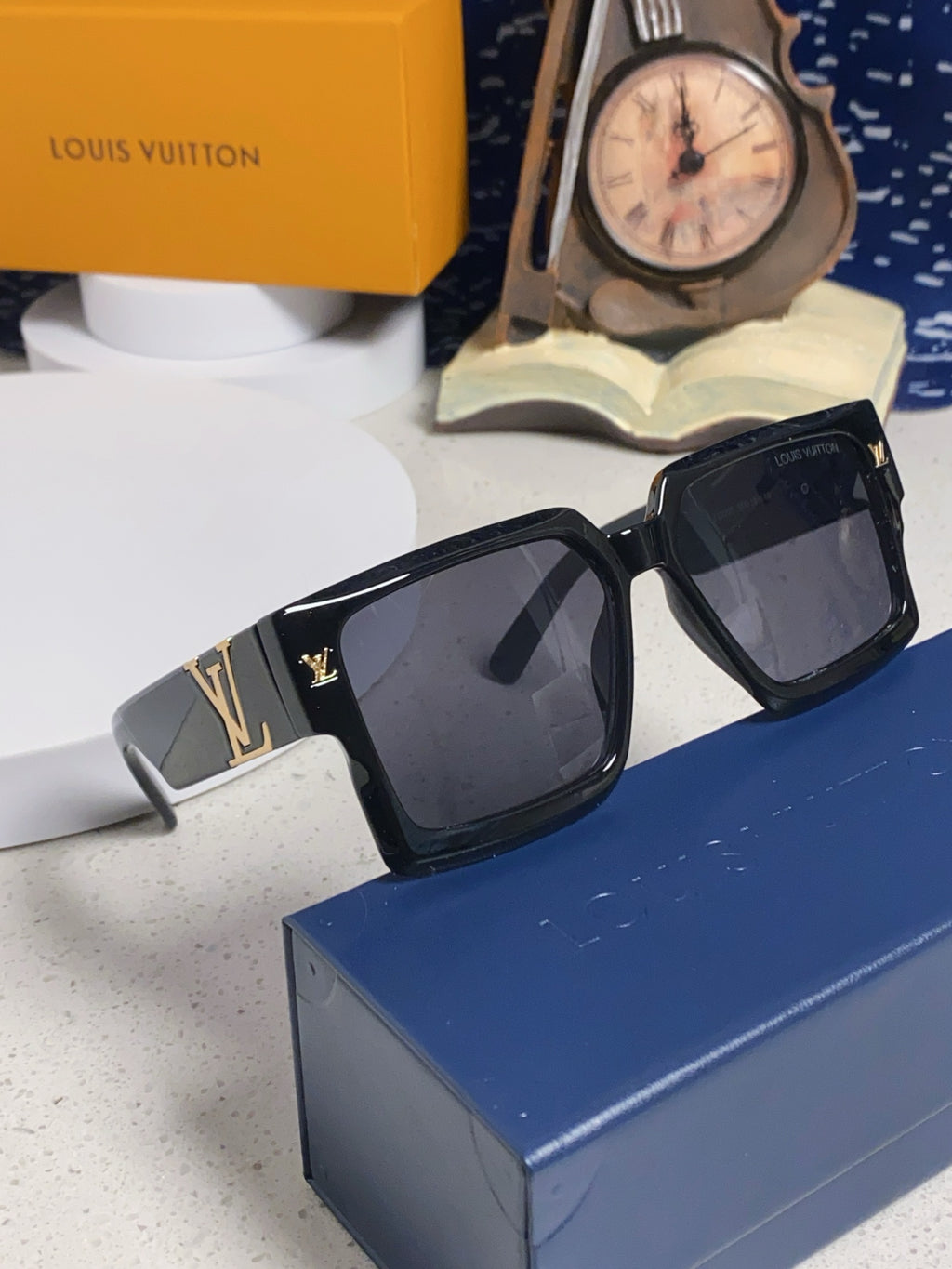 Louis Vuitton Square Gray Lens Sunglasses for Men & Women - 398164 - detail image 10