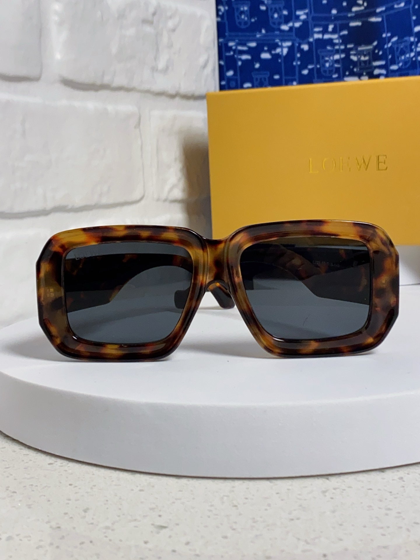 Loewe Fashion Black Lens Sunglasses for Women - 432843 - detail image 2