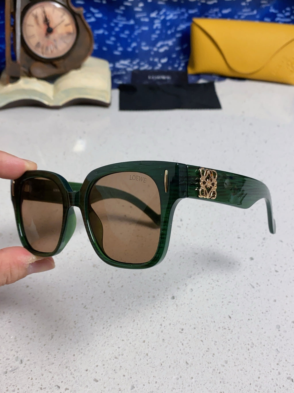 Loewe LW50069 Oversized Brown Lens Sunglasses for Men & Women - 449901 - detail image 6