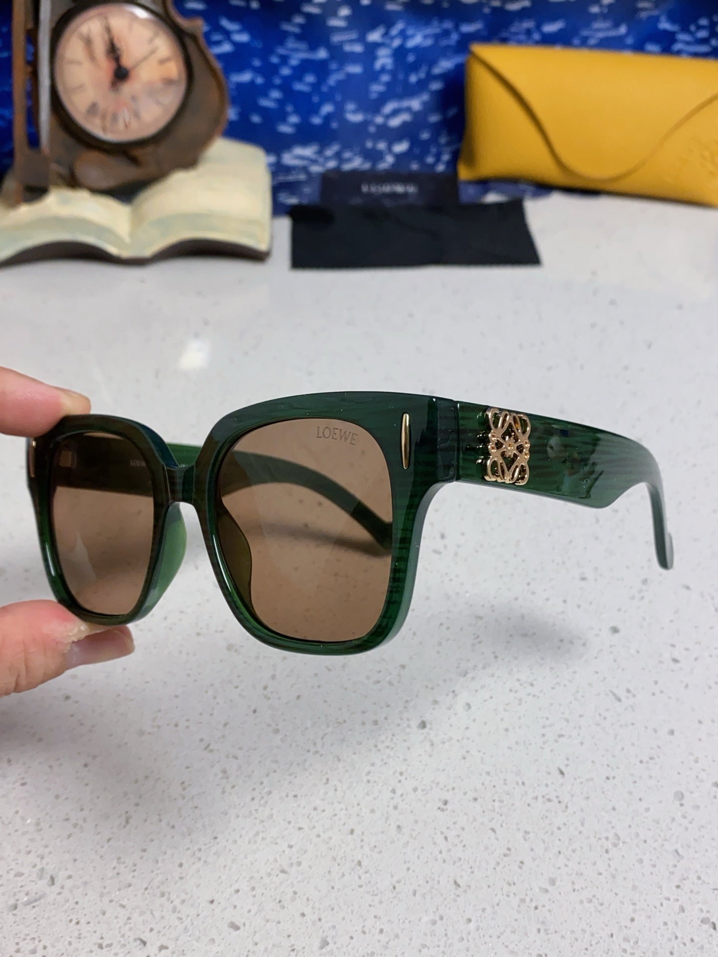 Loewe LW50069 Oversized Brown Lens Sunglasses for Men & Women - 449901 - detail image 6