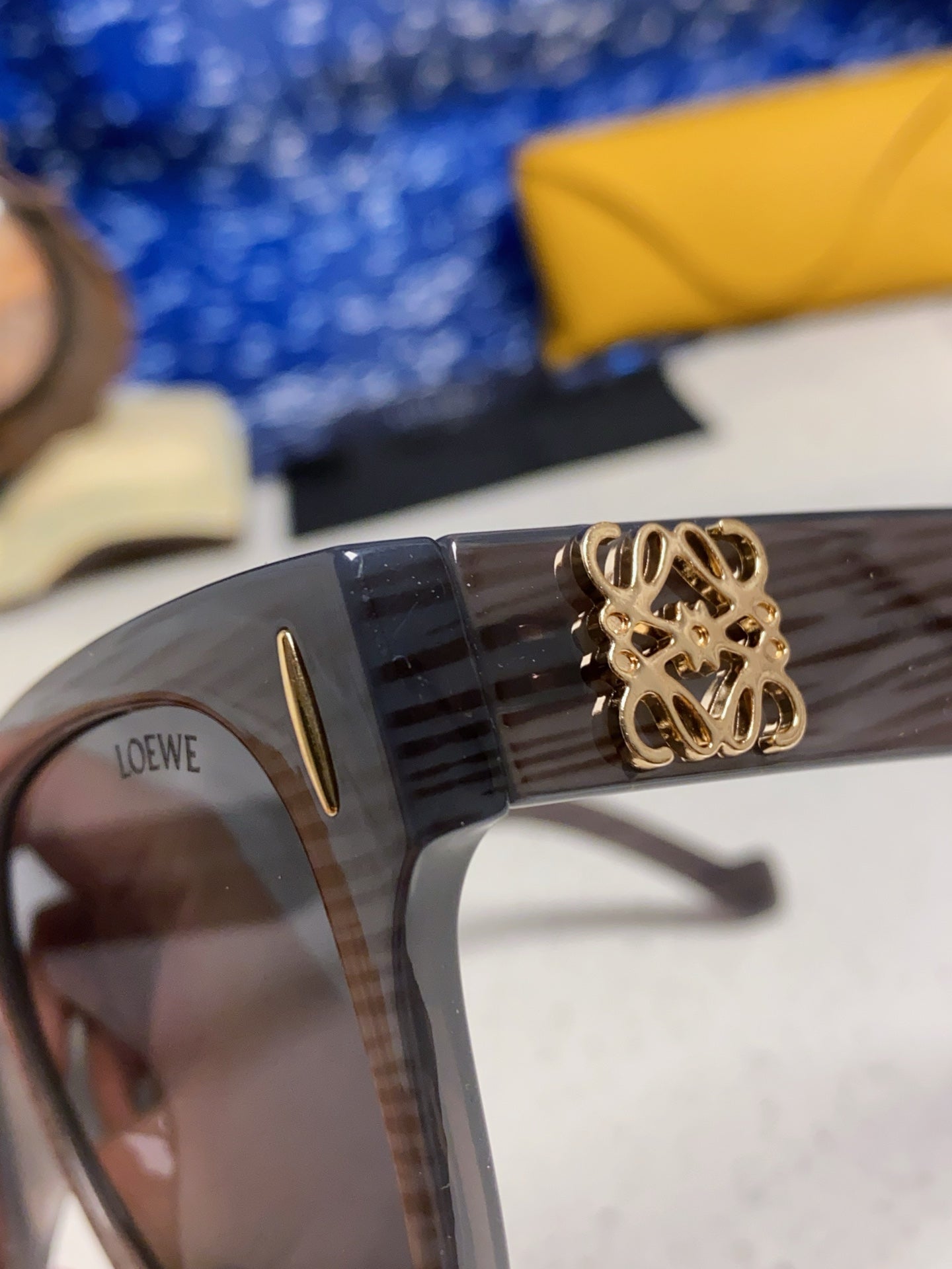 Loewe LW50069 Oversized Black Lens Sunglasses for Men & Women - 449902 - detail image 7