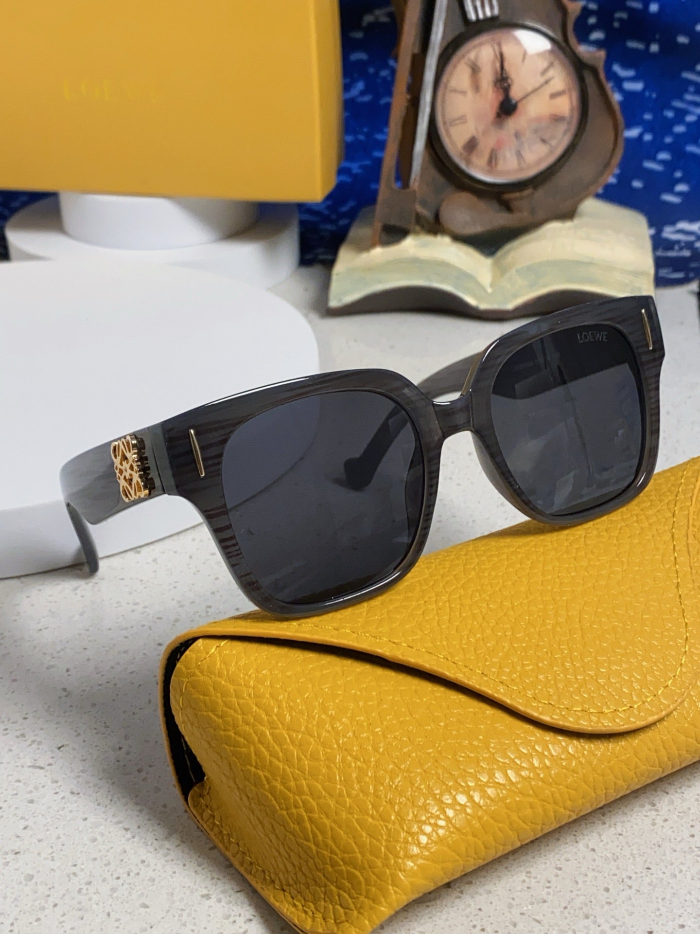 Loewe LW50069 Oversized Black Lens Sunglasses for Men & Women - 449902 - detail image 10