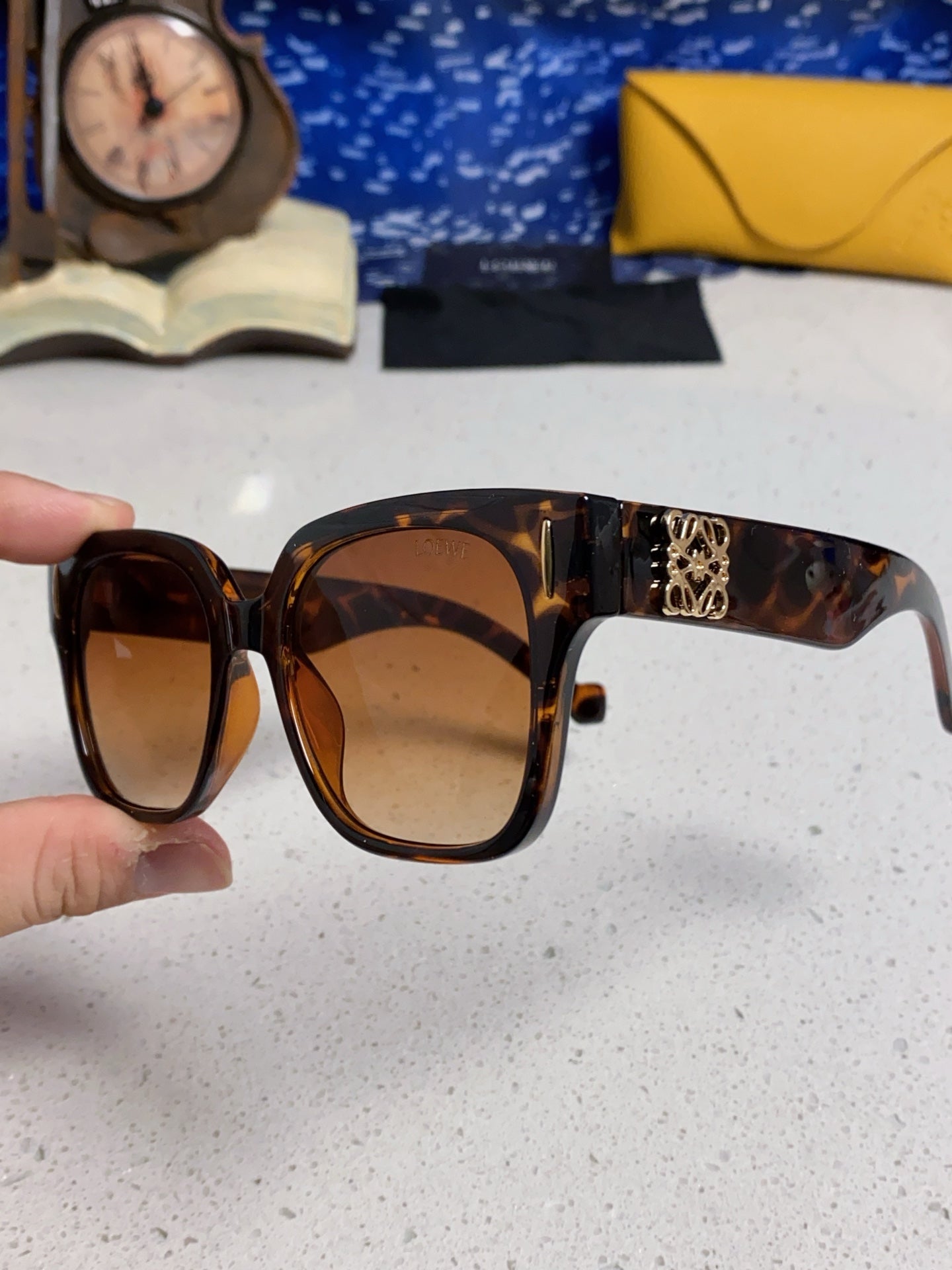 Loewe LW50069 Oversized Brown Lens Sunglasses for Men & Women - 449905 - detail image 6
