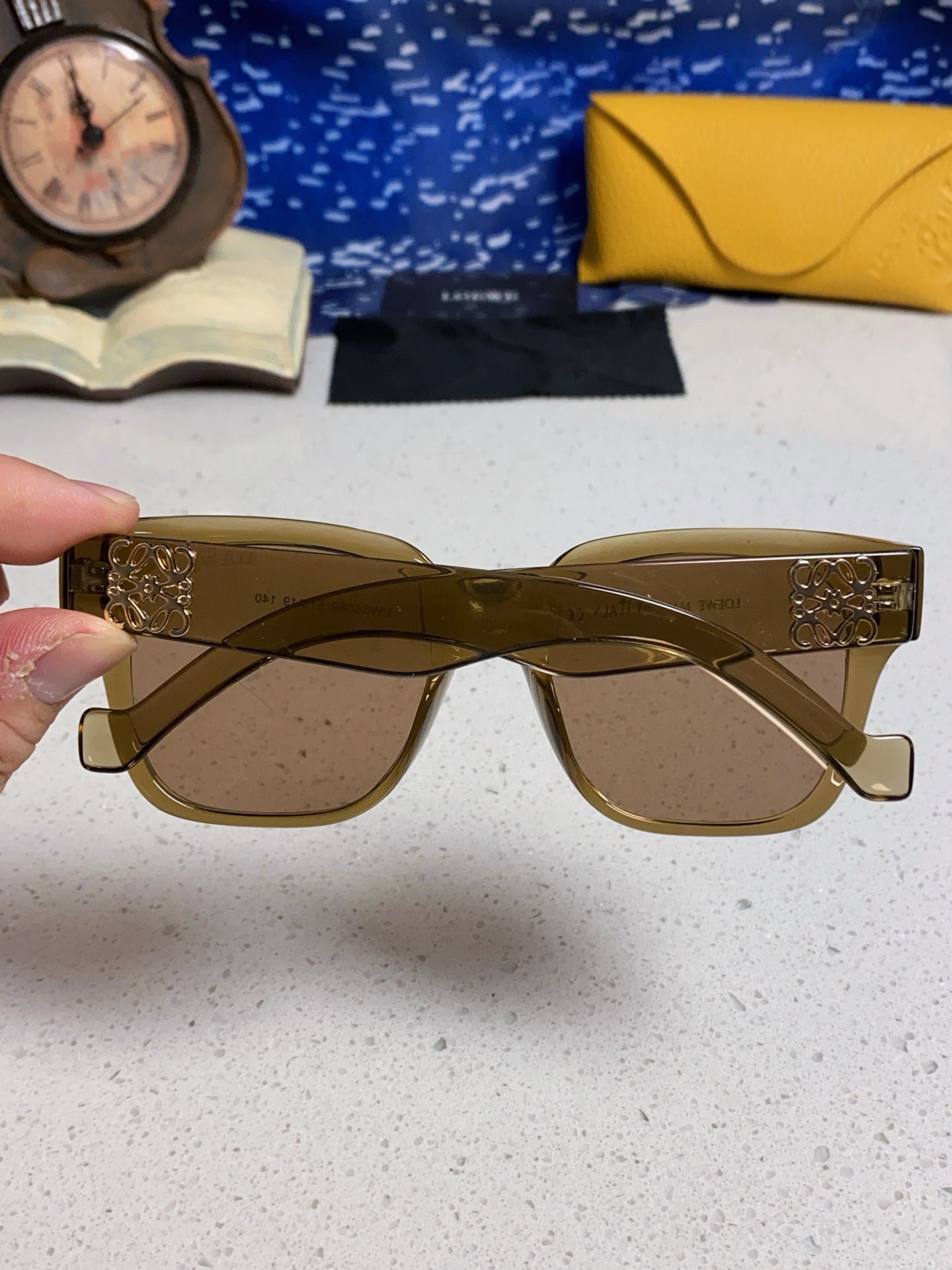 Loewe LW50069 Oversized Brown Lens Sunglasses for Men & Women - 449903 - detail image 5