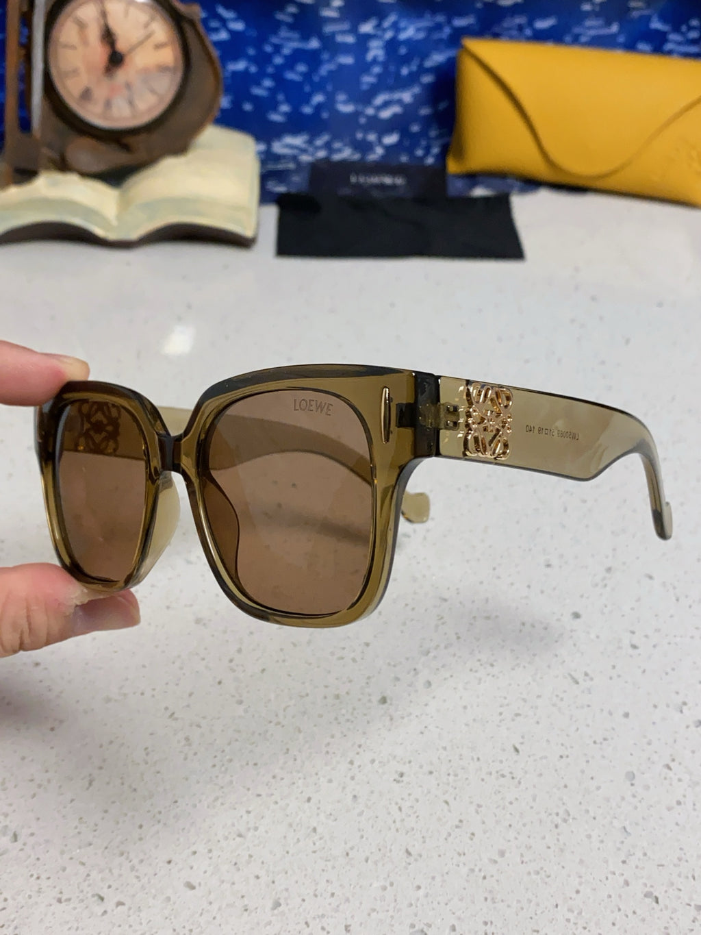 Loewe LW50069 Oversized Brown Lens Sunglasses for Men & Women - 449903 - detail image 6