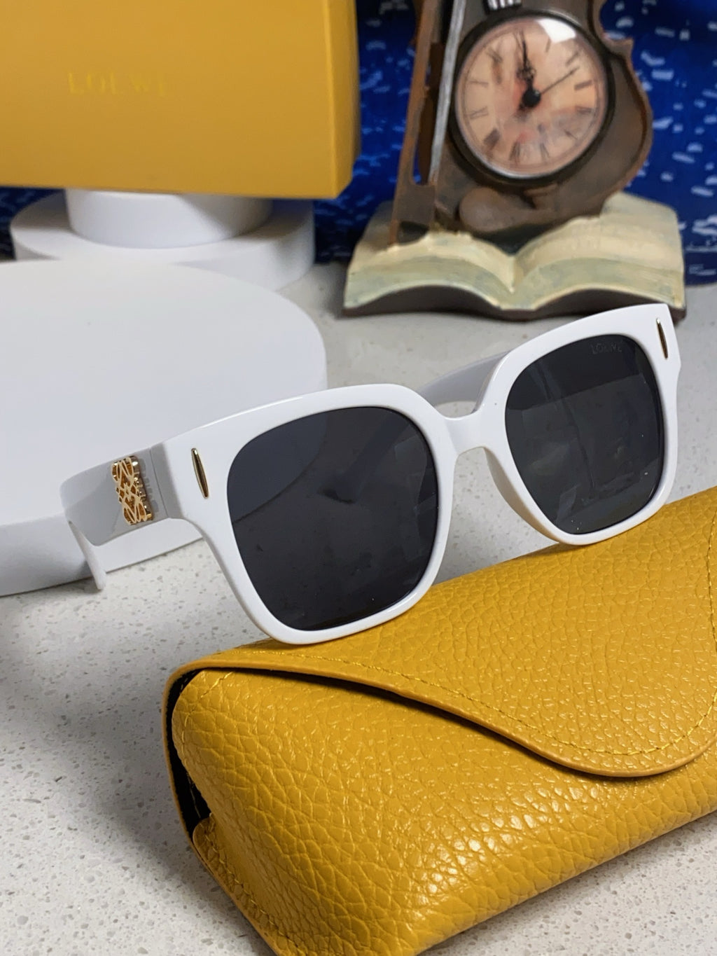 Loewe LW50069 Oversized Gray Lens Sunglasses for Men & Women - detail image 10