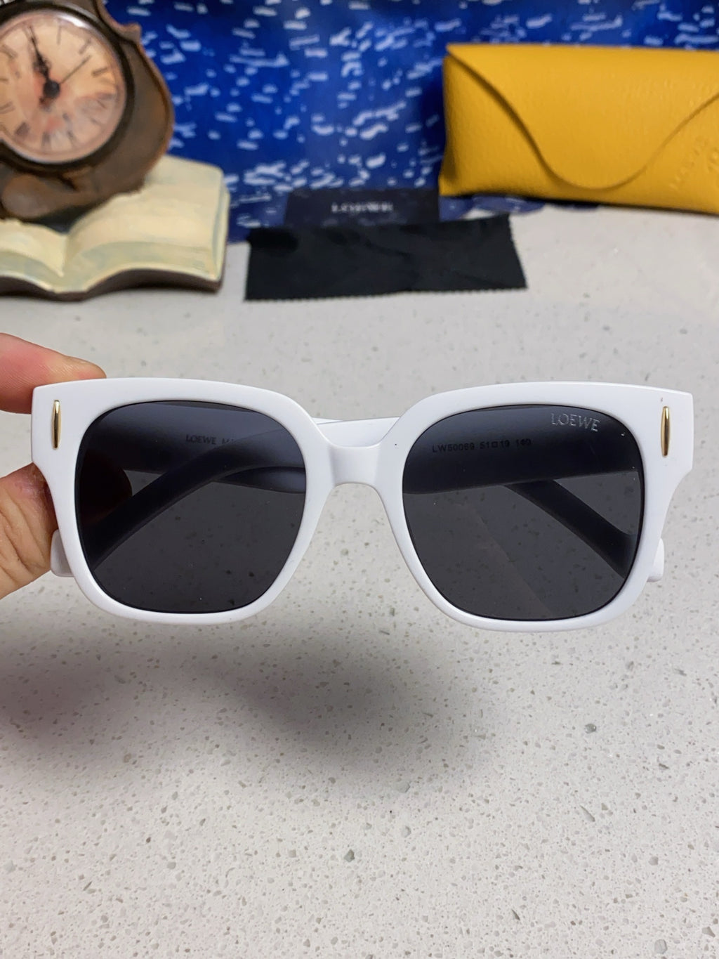 Loewe LW50069 Oversized Gray Lens Sunglasses for Men & Women - detail image 4