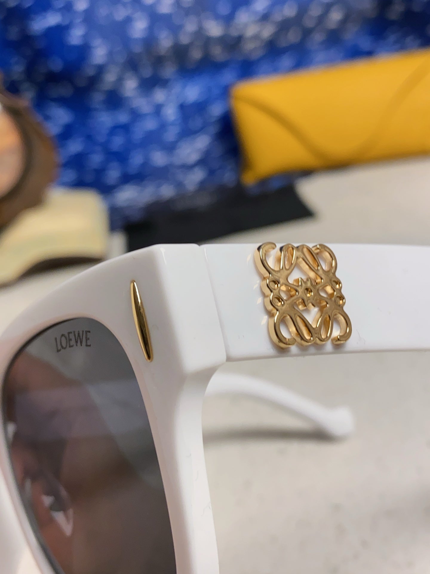 Loewe LW50069 Oversized Gray Lens Sunglasses for Men & Women - detail image 7