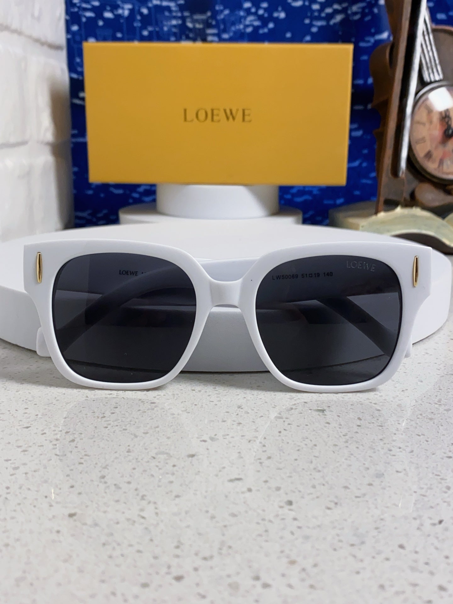 Loewe LW50069 Oversized Gray Lens Sunglasses for Men & Women - detail image 9