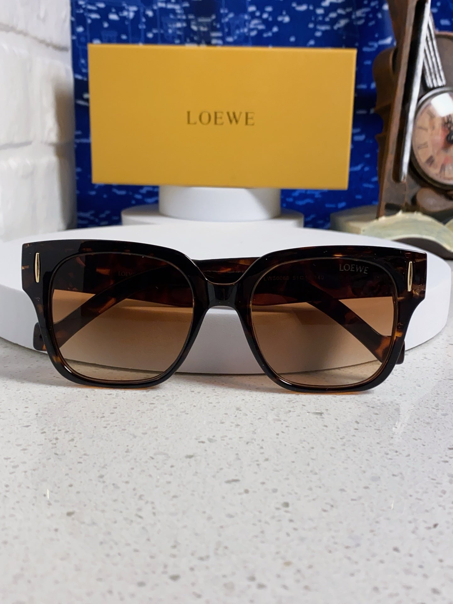Loewe LW50069 Oversized Brown Lens Sunglasses for Men & Women - 449905 - detail image 9