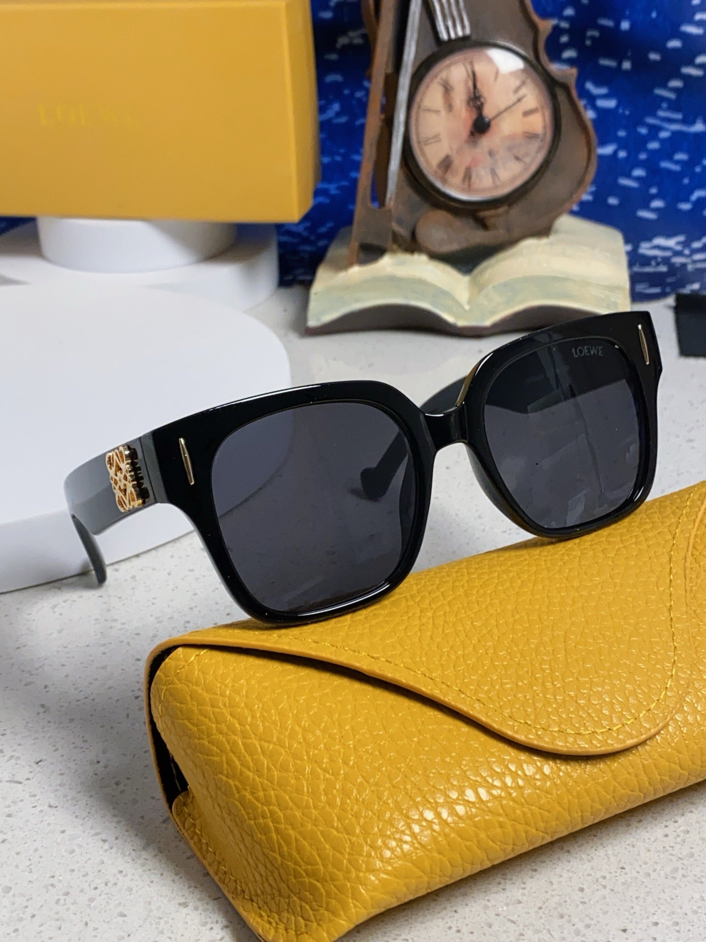 Loewe LW50069 Oversized Black Lens Sunglasses for Men & Women - detail image 10