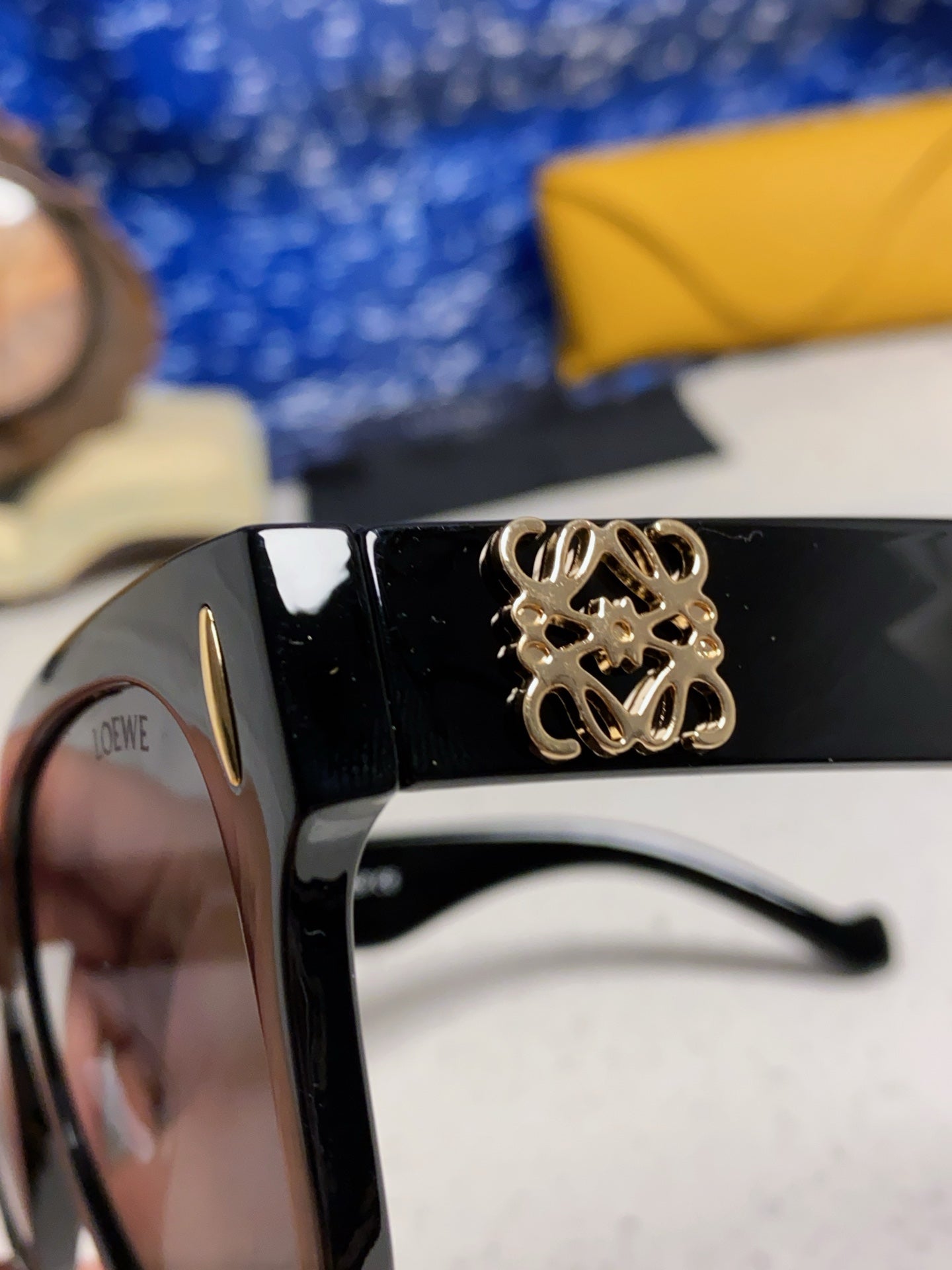 Loewe LW50069 Oversized Black Lens Sunglasses for Men & Women - detail image 7