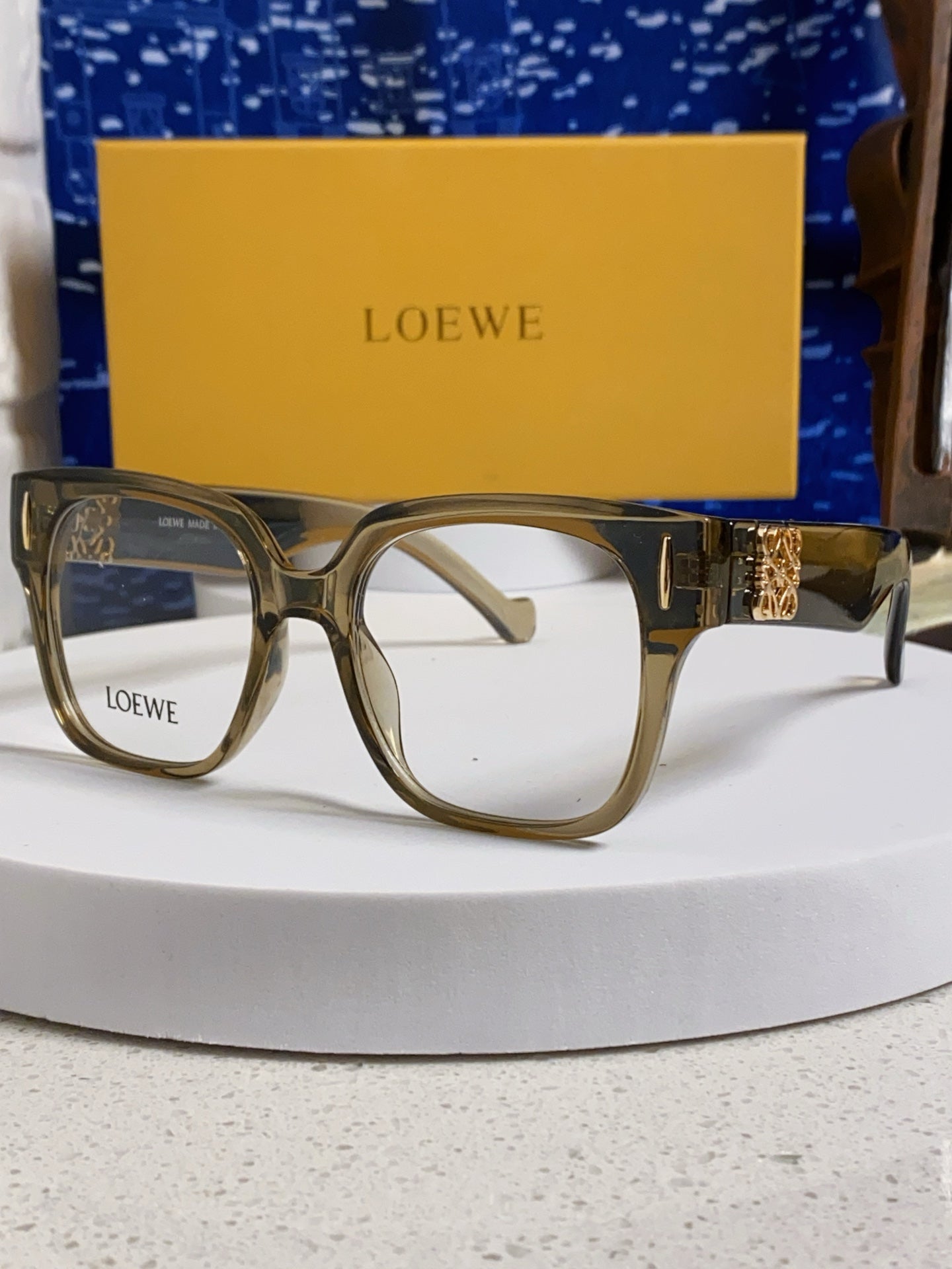 Loewe LW50069 Oversized Brown Lens Sunglasses for Men & Women
