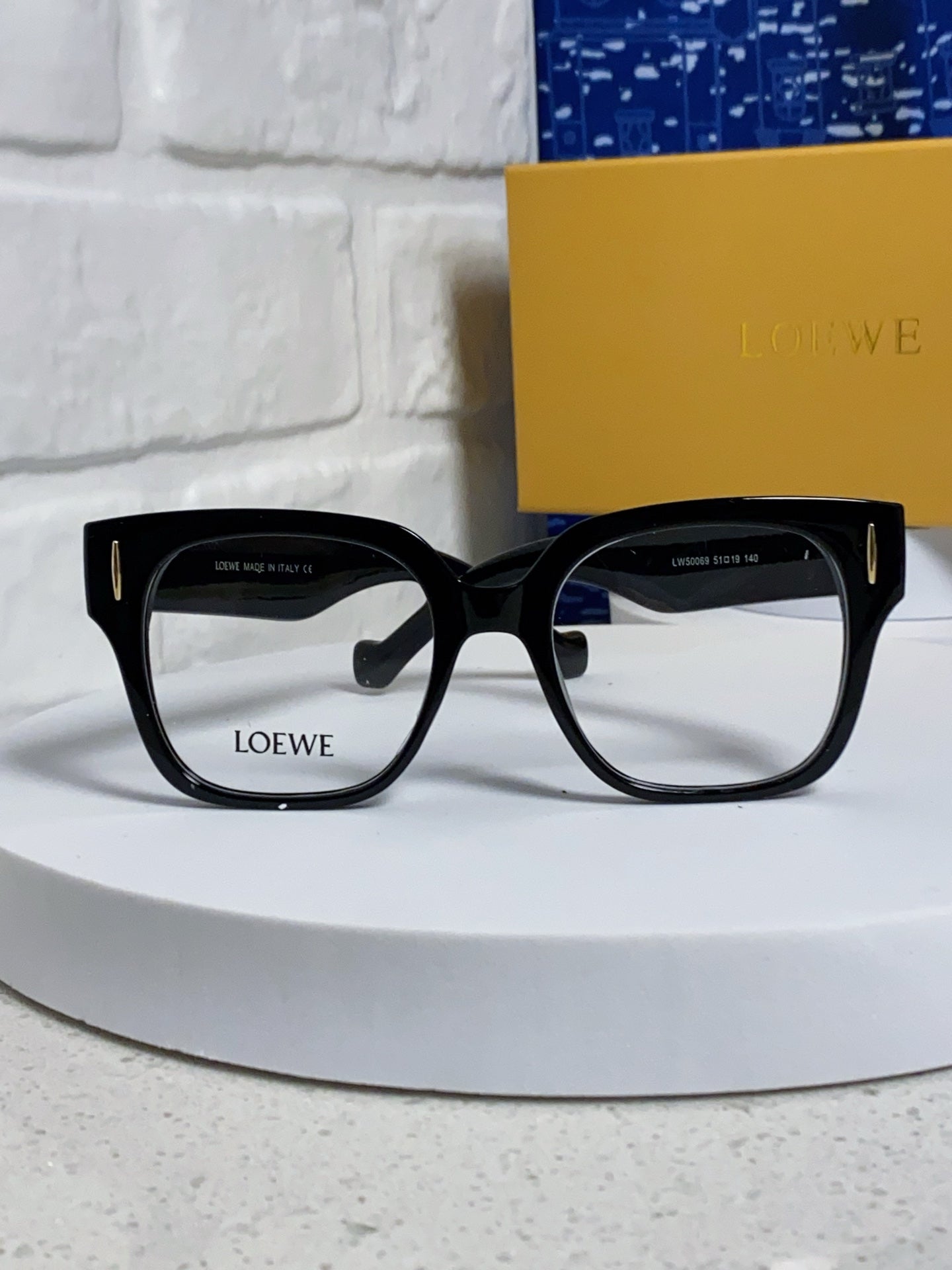 Loewe LW50069 Oversized Silver Lens Sunglasses for Men & Women - detail image 2