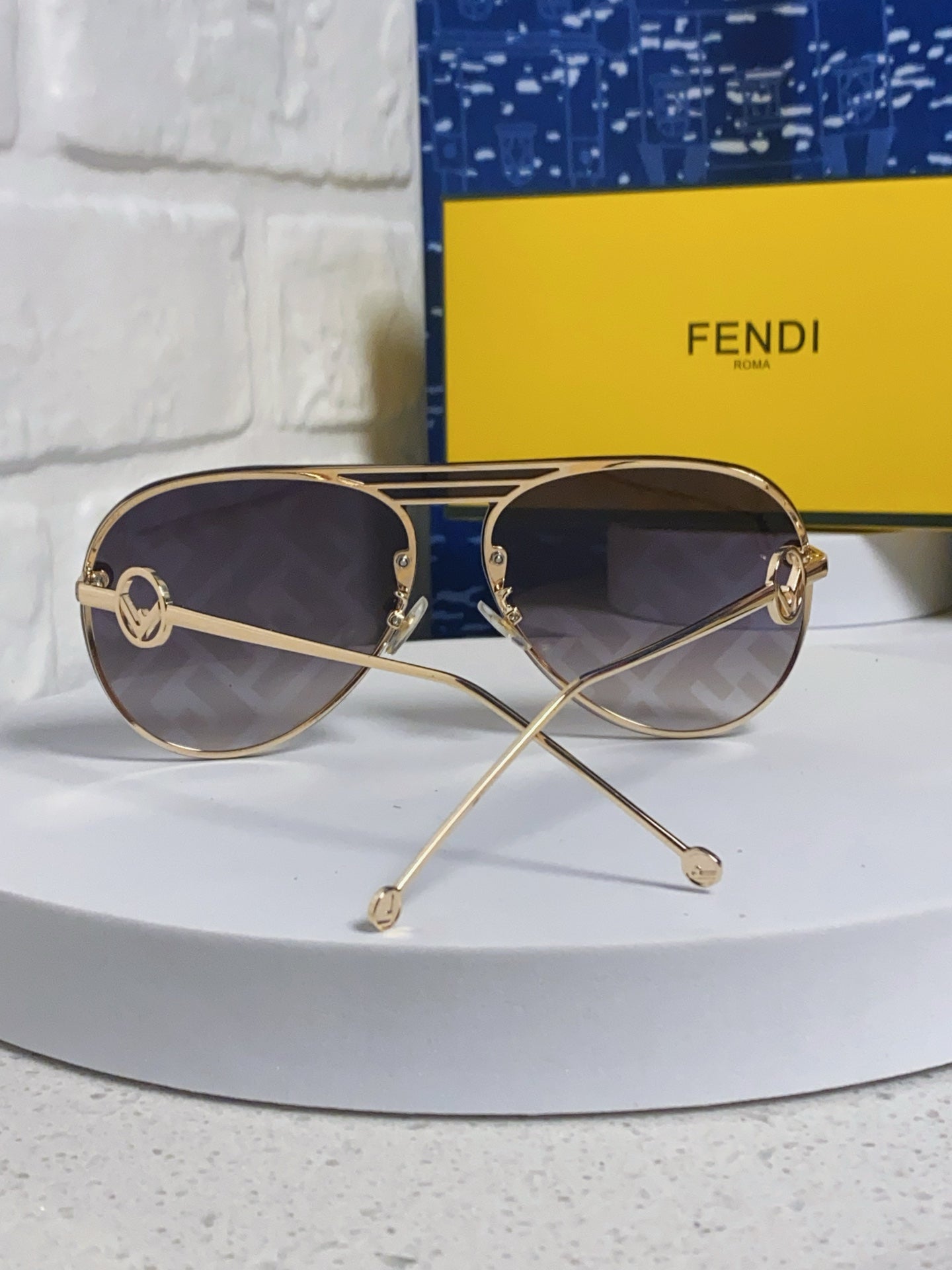 Fendi Aviator Gray Lens Sunglasses for Men & Women - 867231 - detail image 3