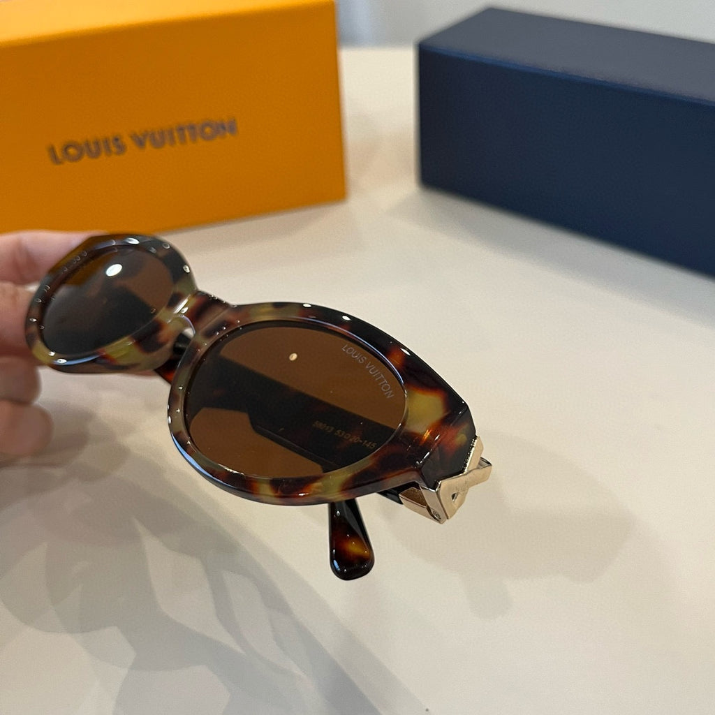 Louis Vuitton Slim Black Lens Sunglasses for Men & Women - 371287 - detail image 5