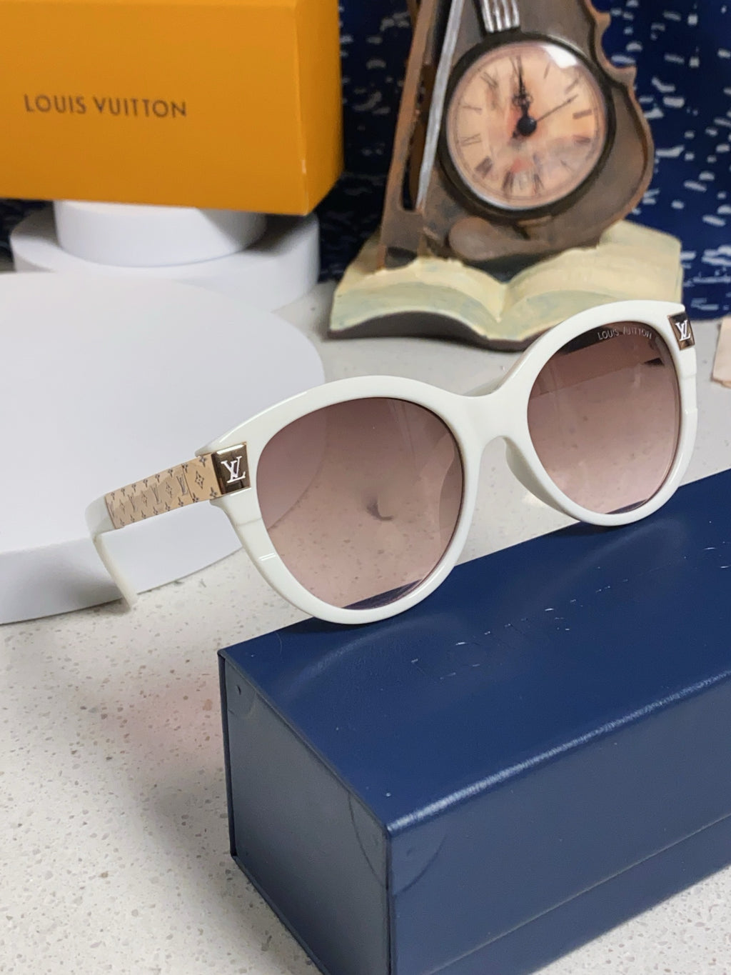 Louis Vuitton Cat-Eye Silver Lens Sunglasses for Women - 414952 - detail image 10