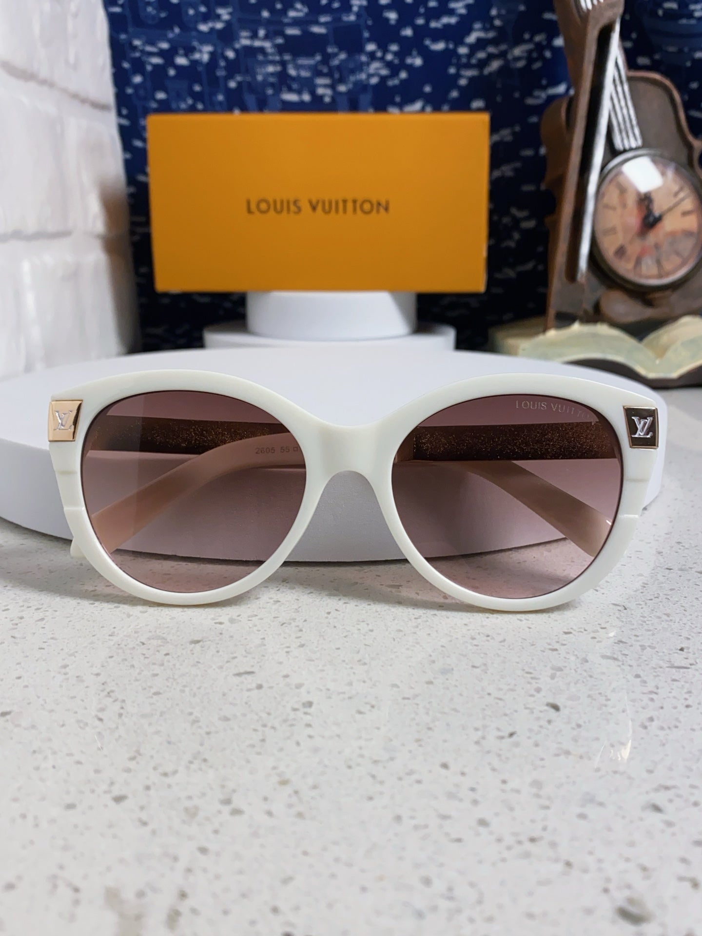 Louis Vuitton Cat-Eye Silver Lens Sunglasses for Women - 414952 - detail image 9