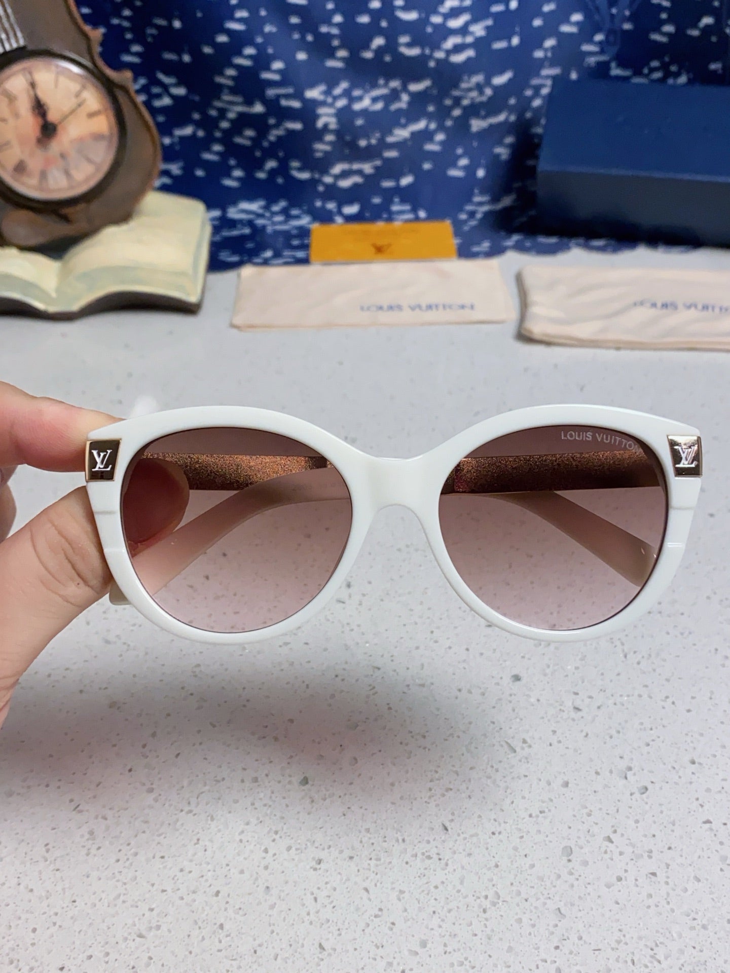 Louis Vuitton Cat-Eye Silver Lens Sunglasses for Women - 414952 - detail image 4