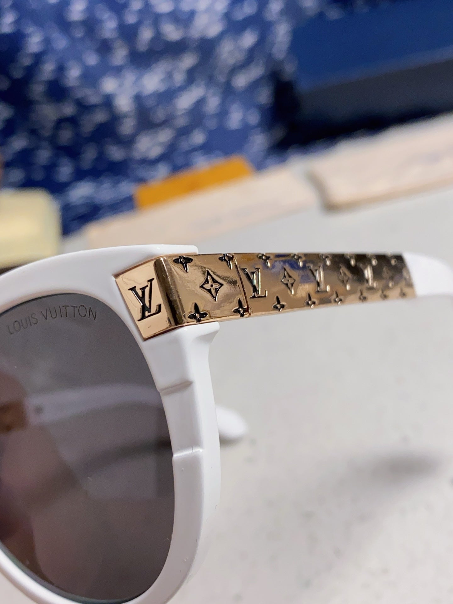 Louis Vuitton Cat-Eye Silver Lens Sunglasses for Women - 414953 - detail image 7