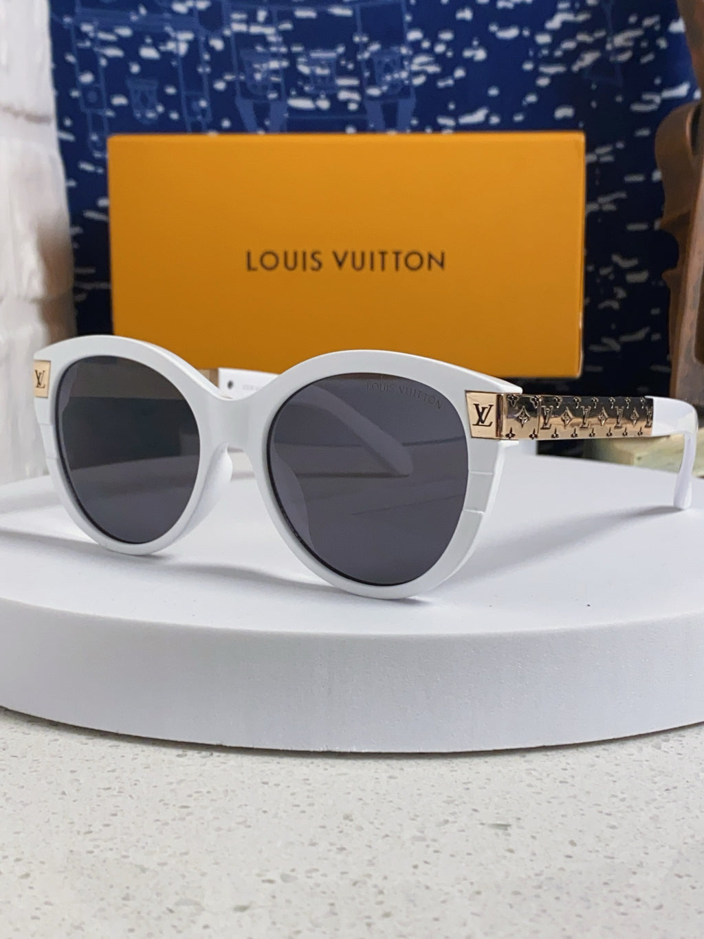 Louis Vuitton Cat-Eye Silver Lens Sunglasses for Women - 414953