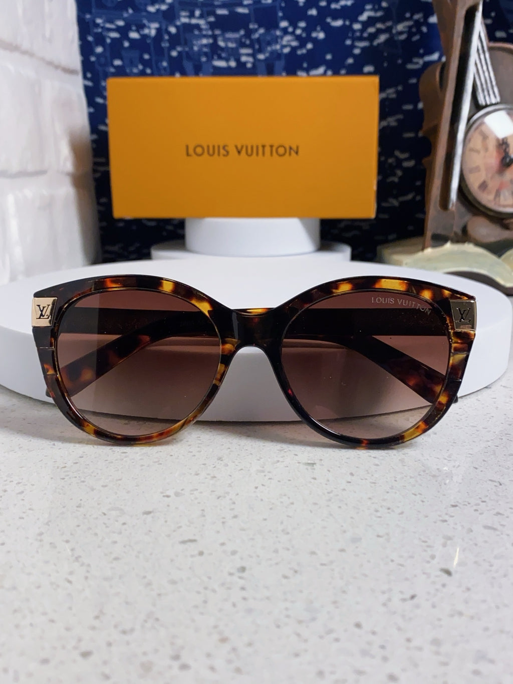 Louis Vuitton Cat-Eye Red Lens Sunglasses for Women - 414753 - detail image 9