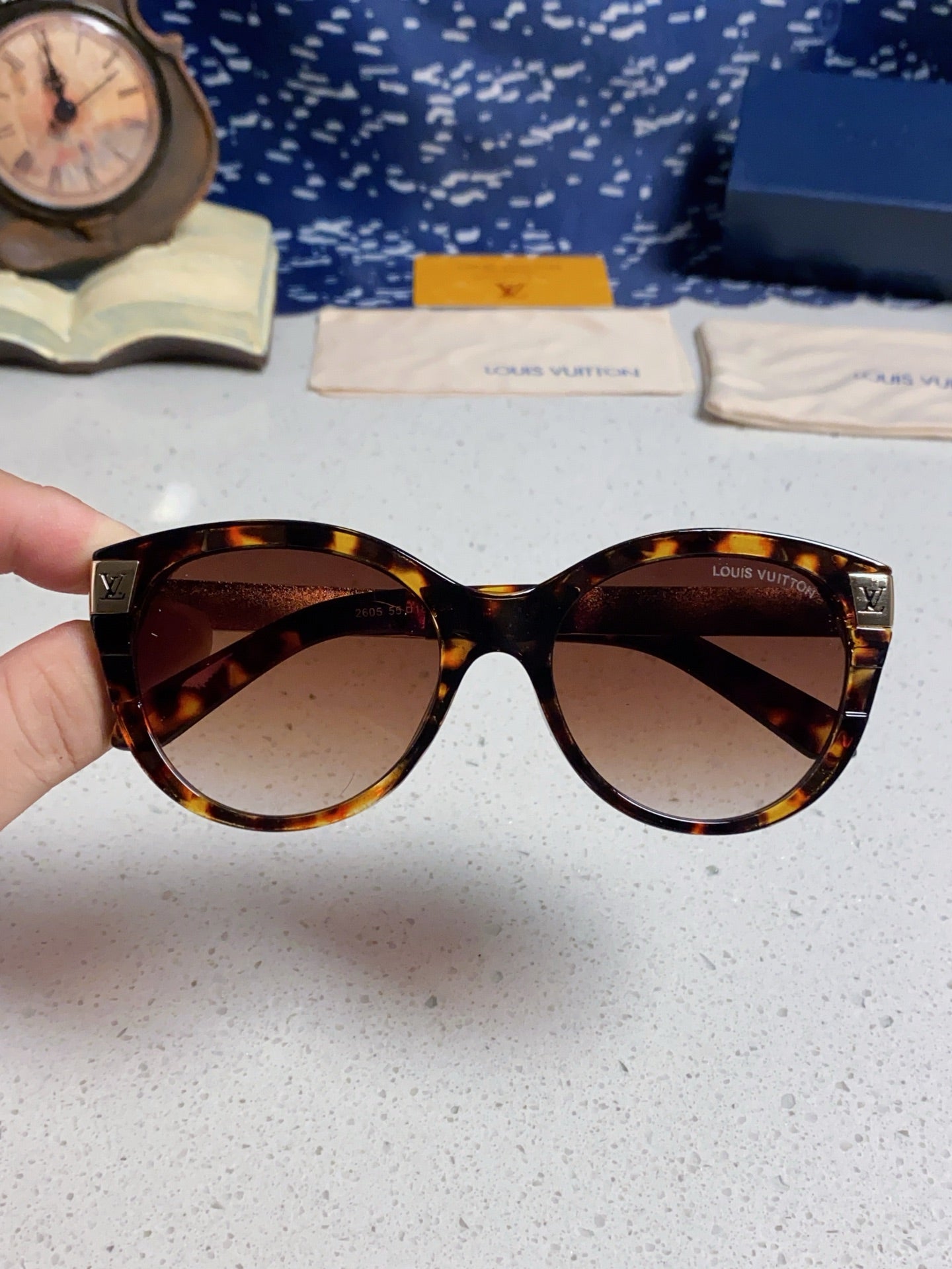 Louis Vuitton Cat-Eye Red Lens Sunglasses for Women - 414753 - detail image 4