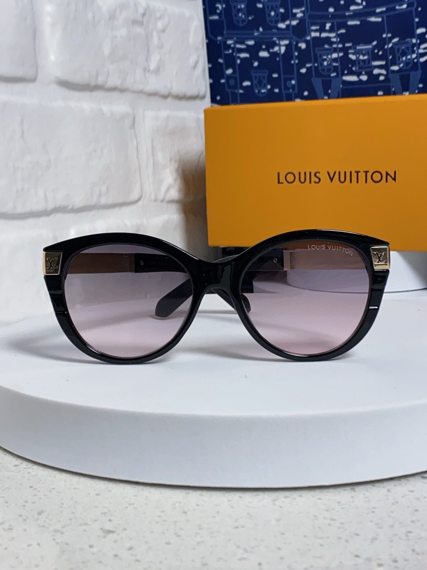 Louis Vuitton Cat-Eye Silver Lens Sunglasses for Women - 414755 - detail image 2