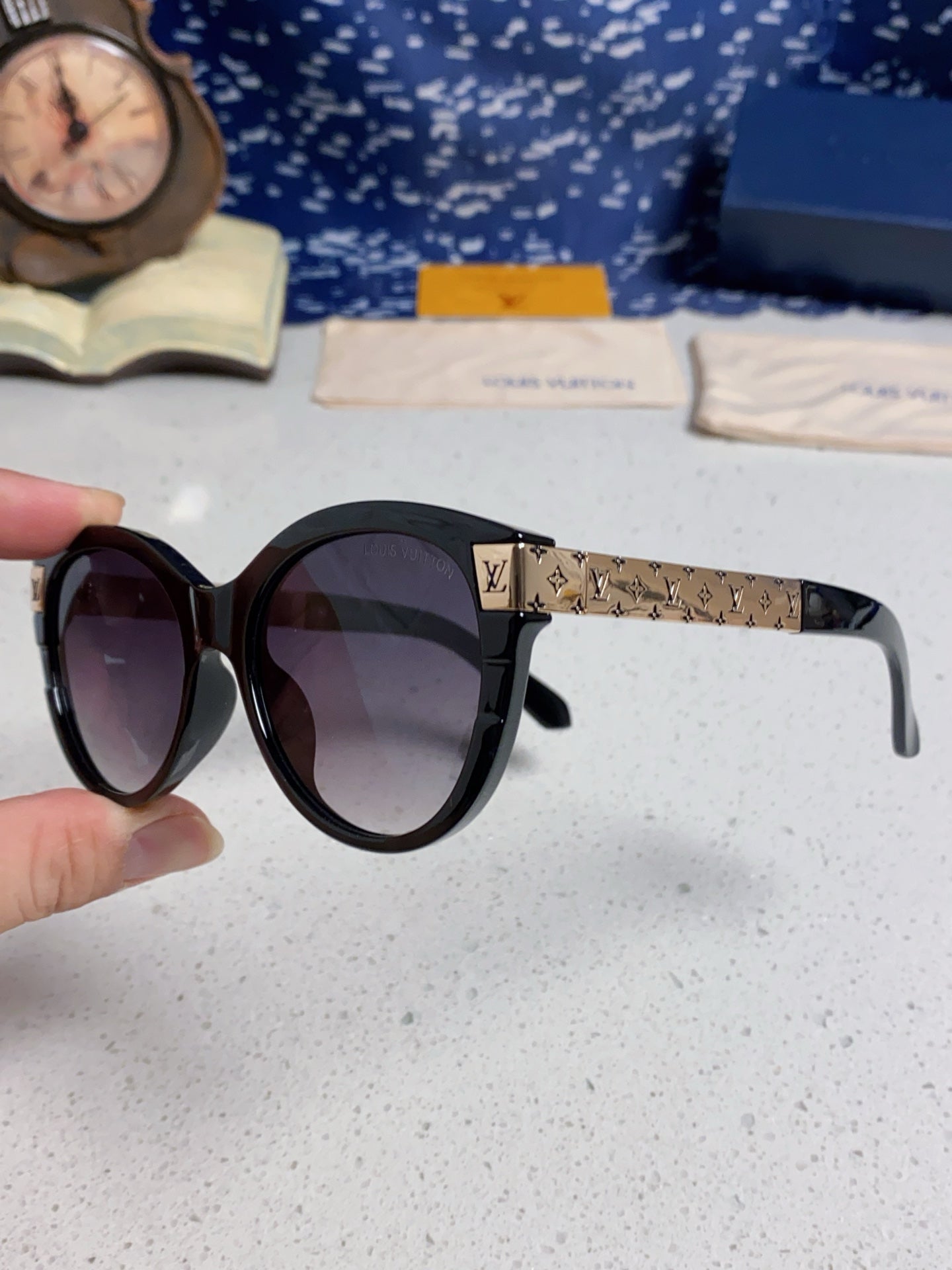 Louis Vuitton Cat-Eye Gray Lens Sunglasses for Women - detail image 6