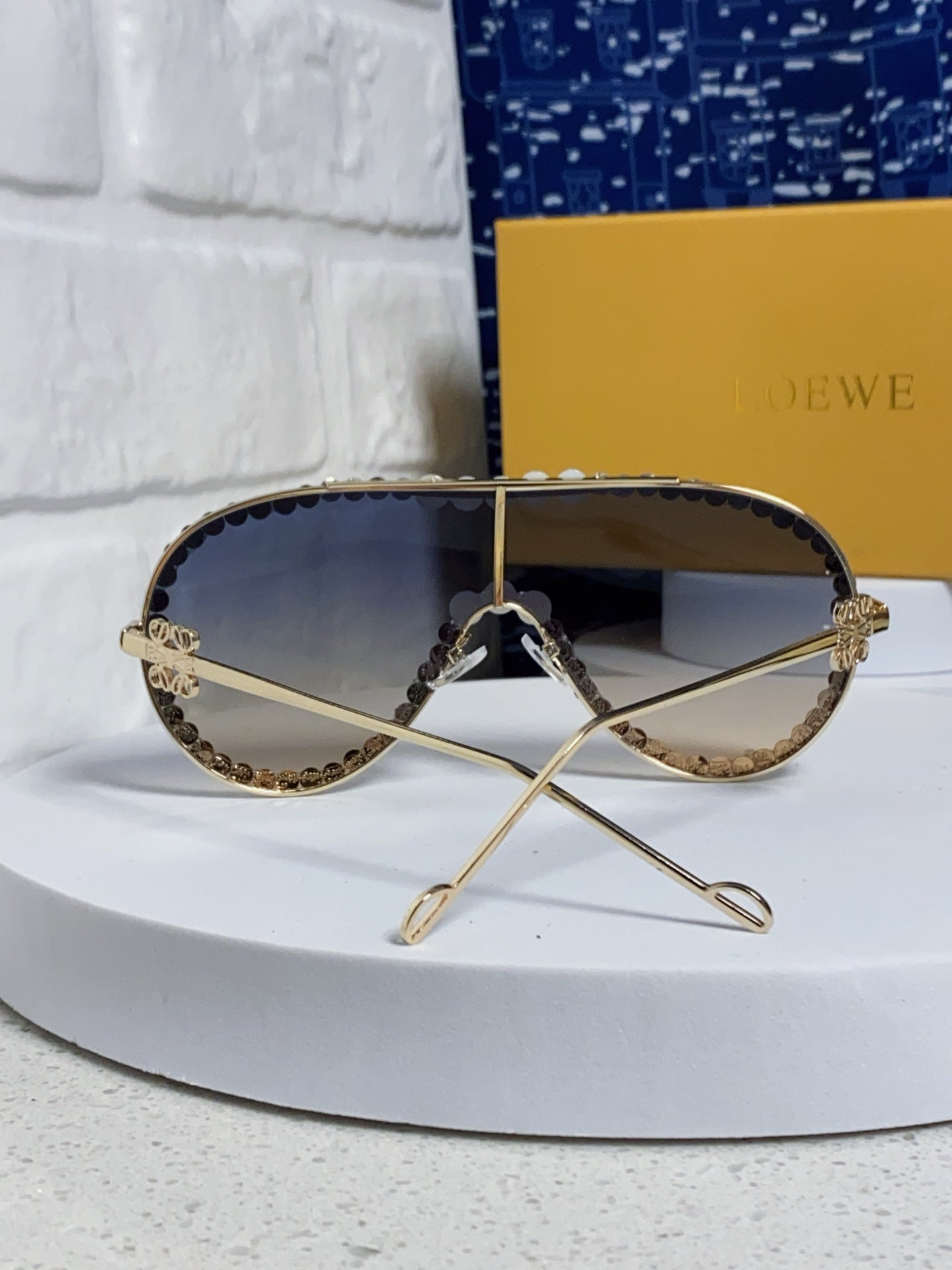 Loewe Oversized Gray Lens Sunglasses for Men & Women - 432835 - detail image 3