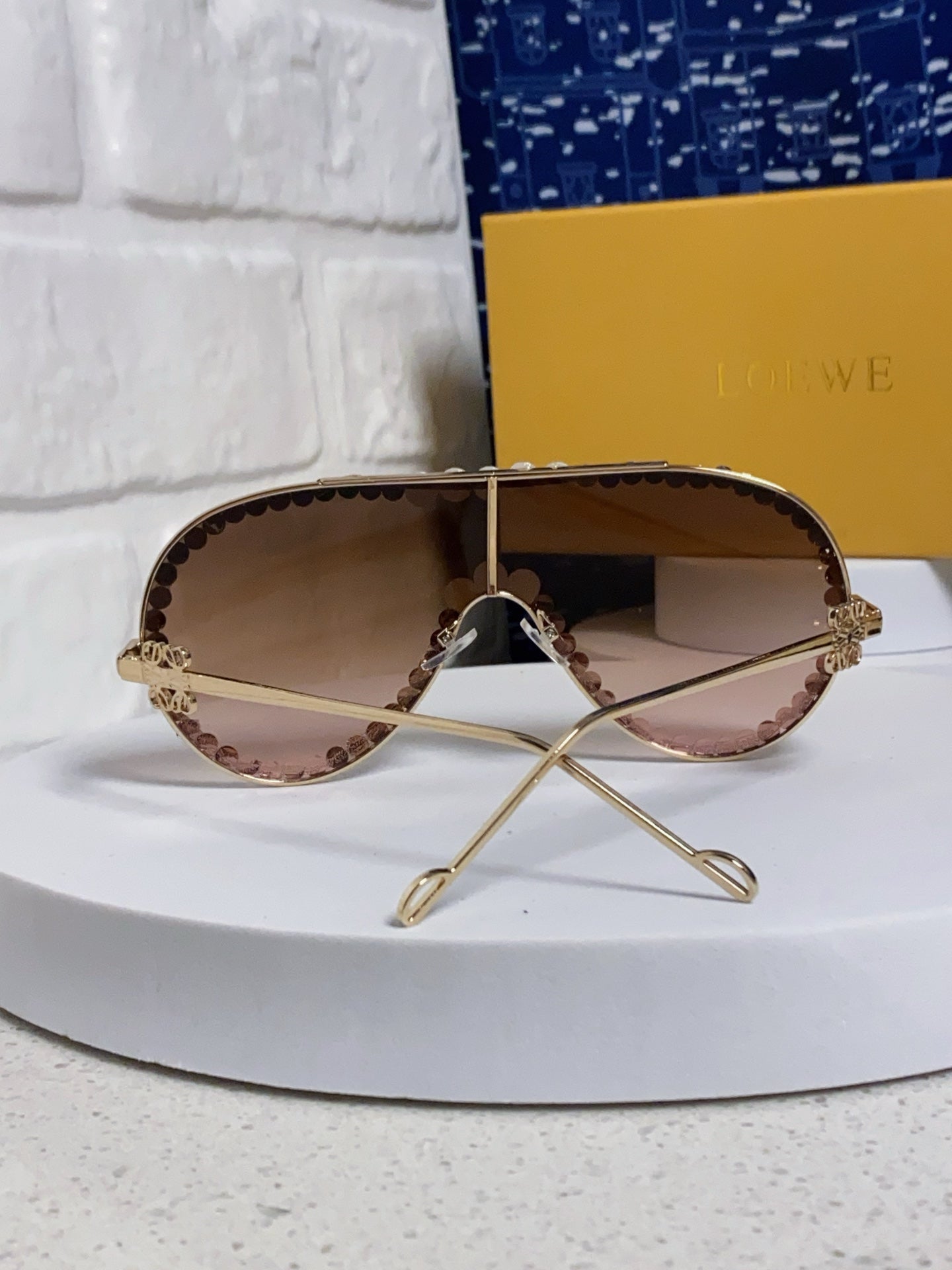 Loewe Oversized Brown Lens Sunglasses for Men & Women - 487902 - detail image 3