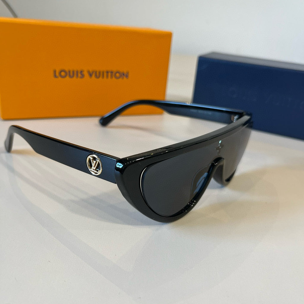 Louis Vuitton Fashion Silver Lens Sunglasses for Men & Women - 381914