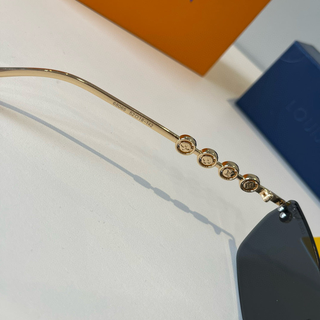 Louis Vuitton Fashion Silver Lens Sunglasses for Women - 381921 - detail image 8