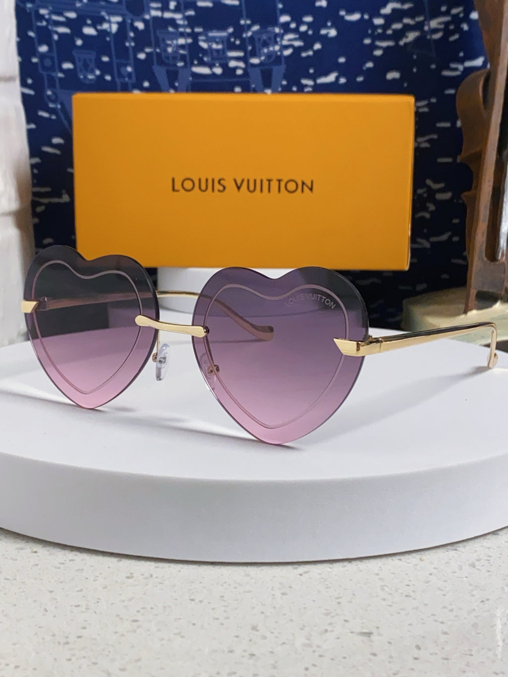 Louis Vuitton Lightweight Rimless Silver Lens Sunglasses for Women - 371402