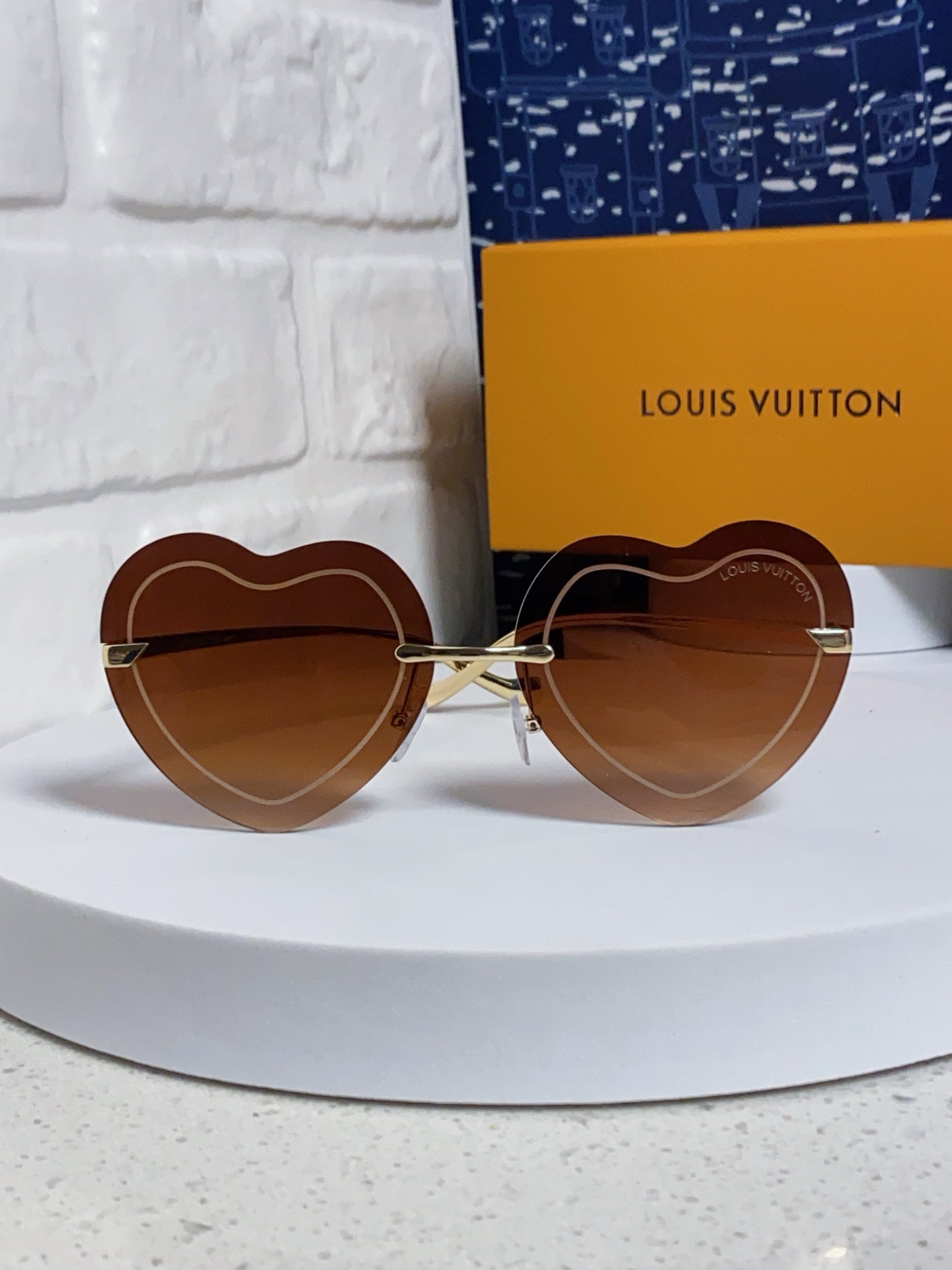 Louis Vuitton Lightweight Rimless Brown Lens Sunglasses for Women - detail image 2