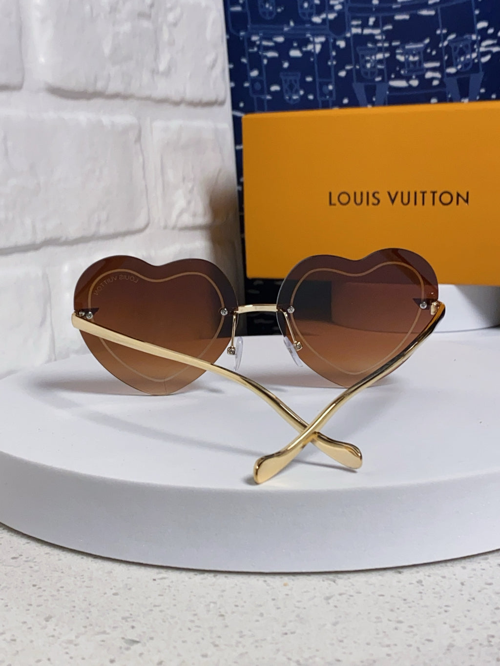 Louis Vuitton Lightweight Rimless Brown Lens Sunglasses for Women - detail image 3