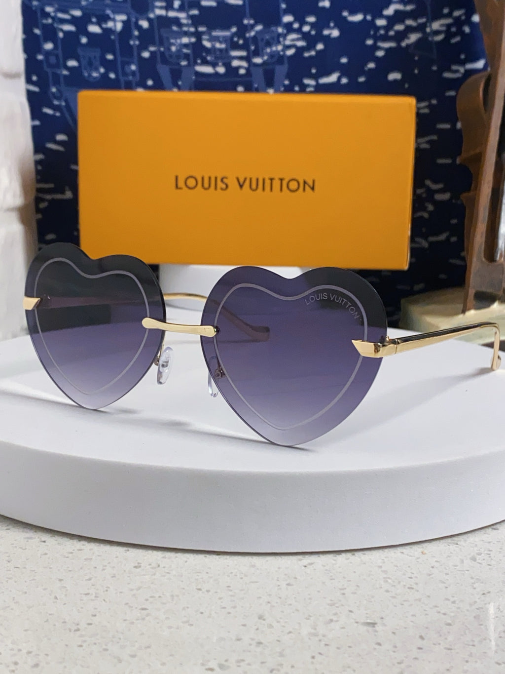 Louis Vuitton Lightweight Rimless Blue Lens Sunglasses for Women - 371404