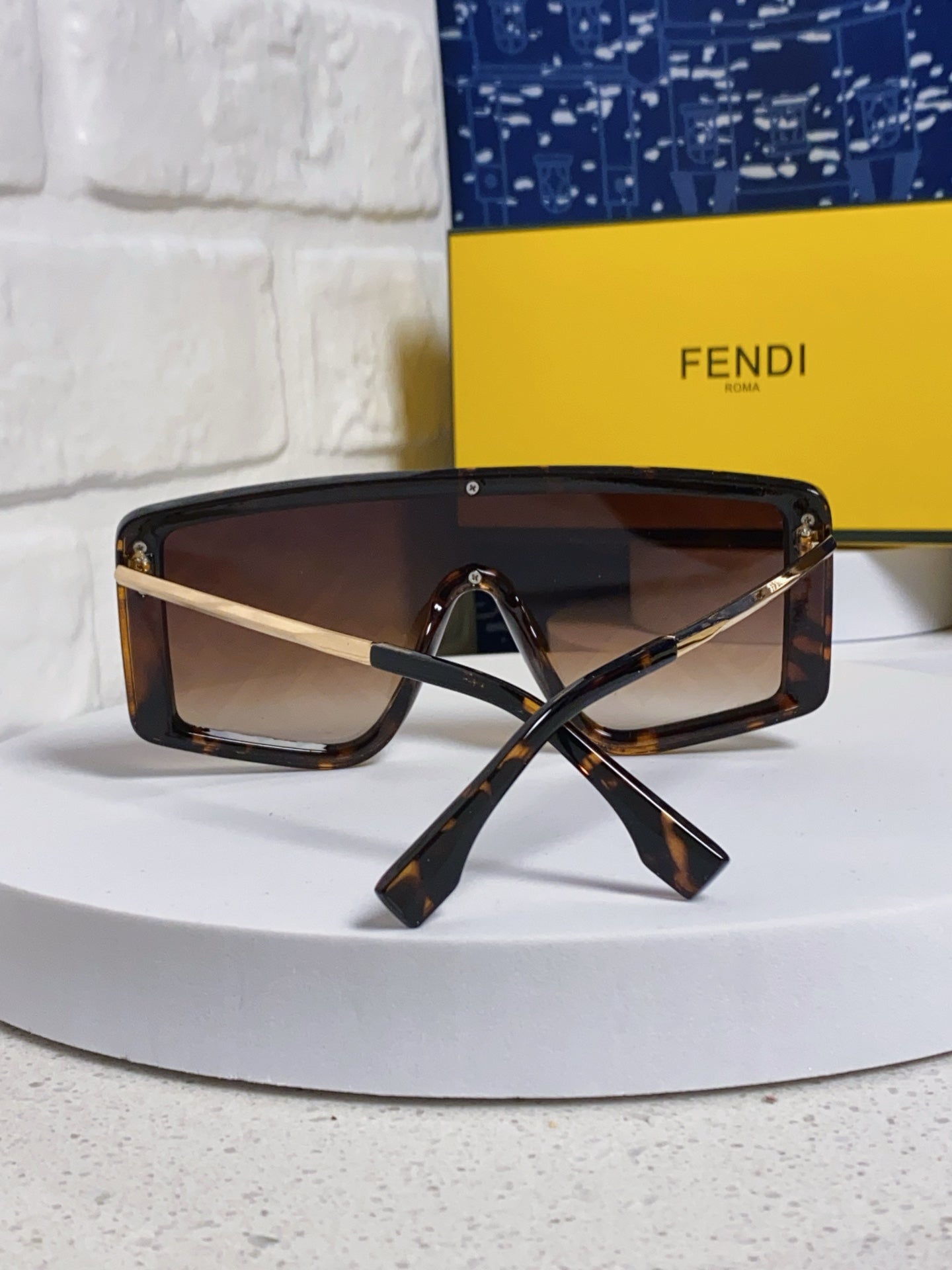 Fendi Fashion Brown Lens Sunglasses for Men & Women - 383042 - detail image 3