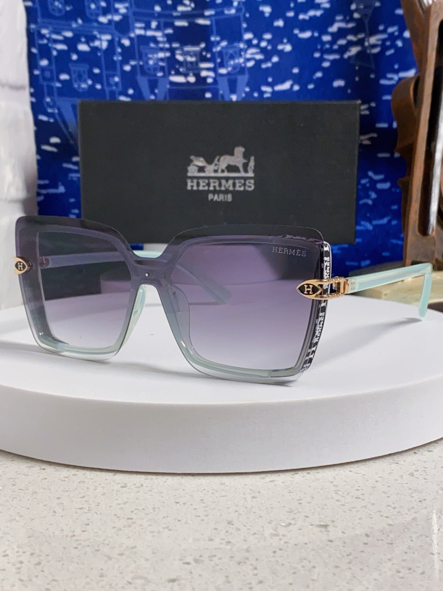 Hermès Square Silver Lens Sunglasses for Men & Women - 466429