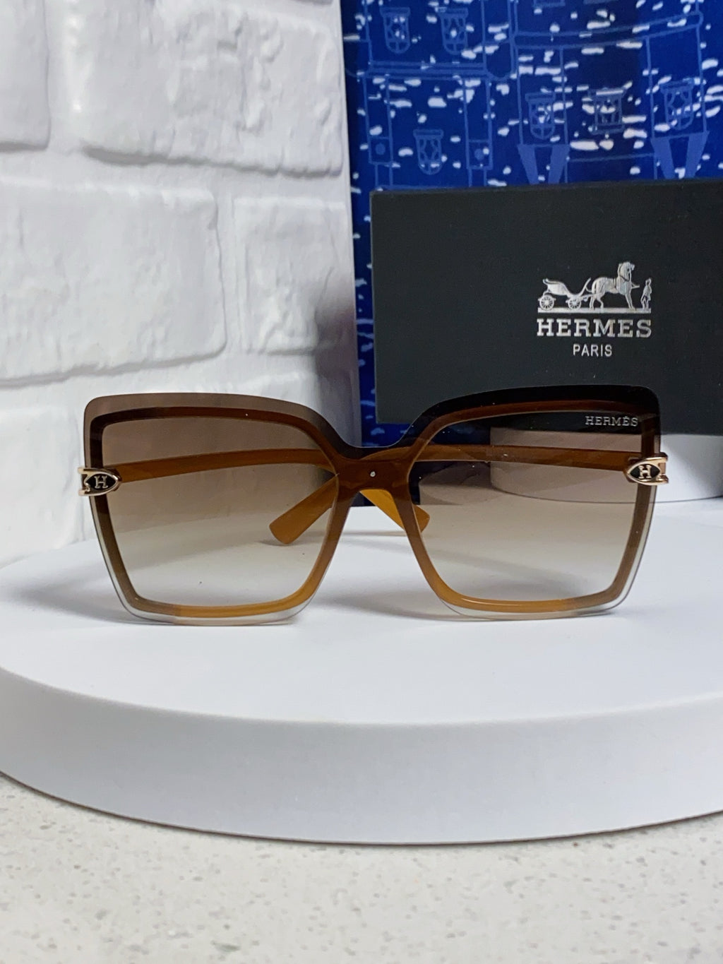 Hermès Square Brown Lens Sunglasses for Men & Women - 466430