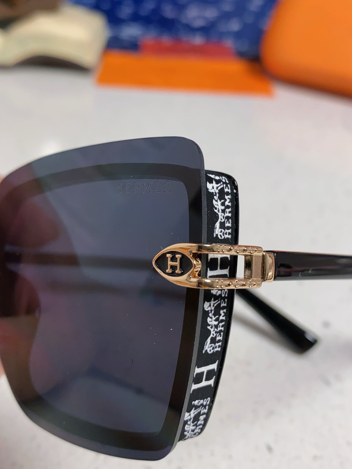 Hermès Square Black Lens Sunglasses for Men & Women - 466432 - detail image 6