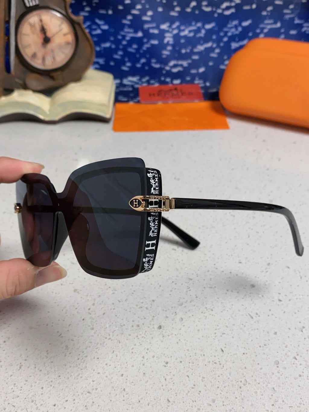 Hermès Square Black Lens Sunglasses for Men & Women - 466432 - detail image 5