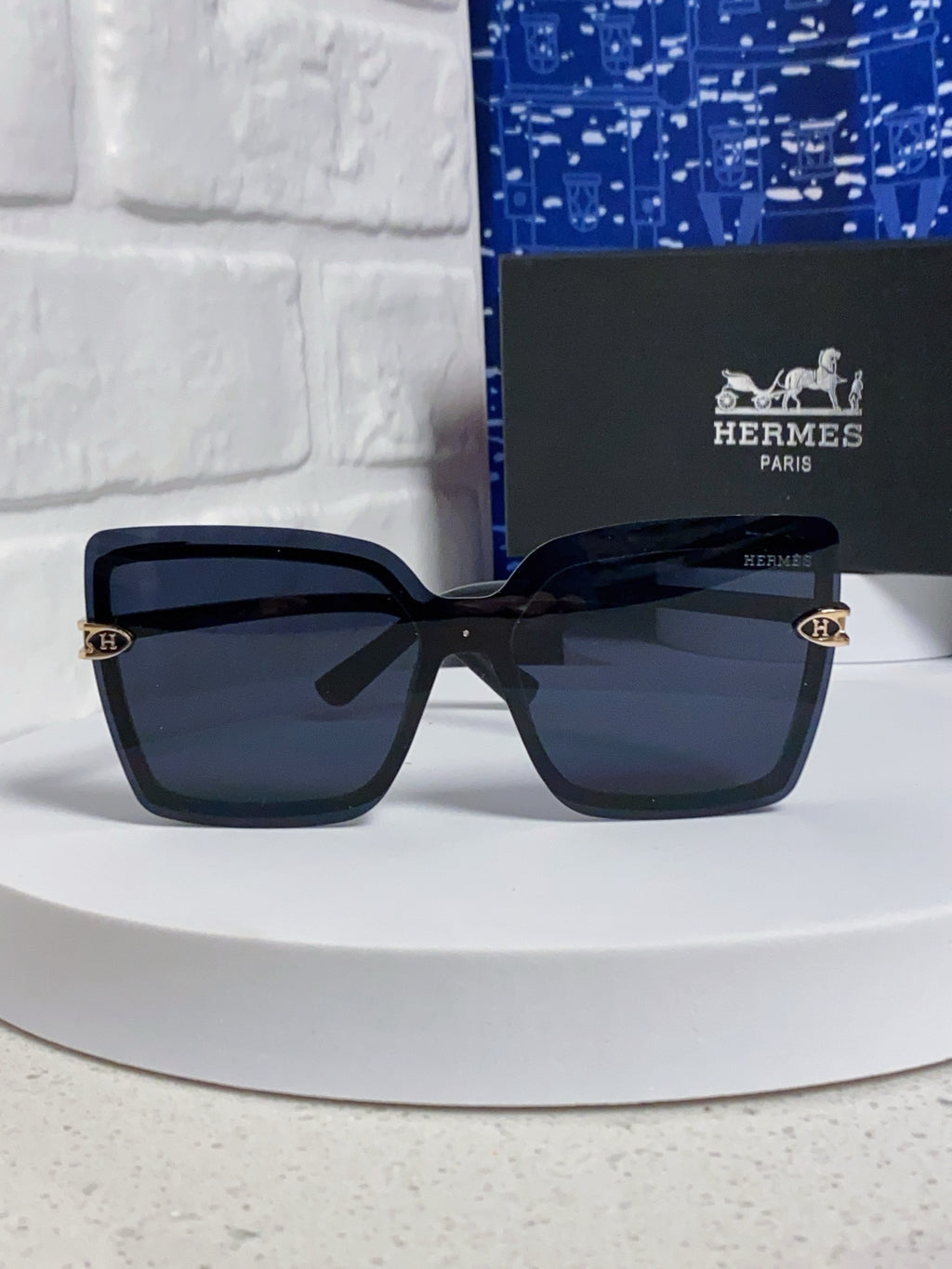 Hermès Square Black Lens Sunglasses for Men & Women - 466432