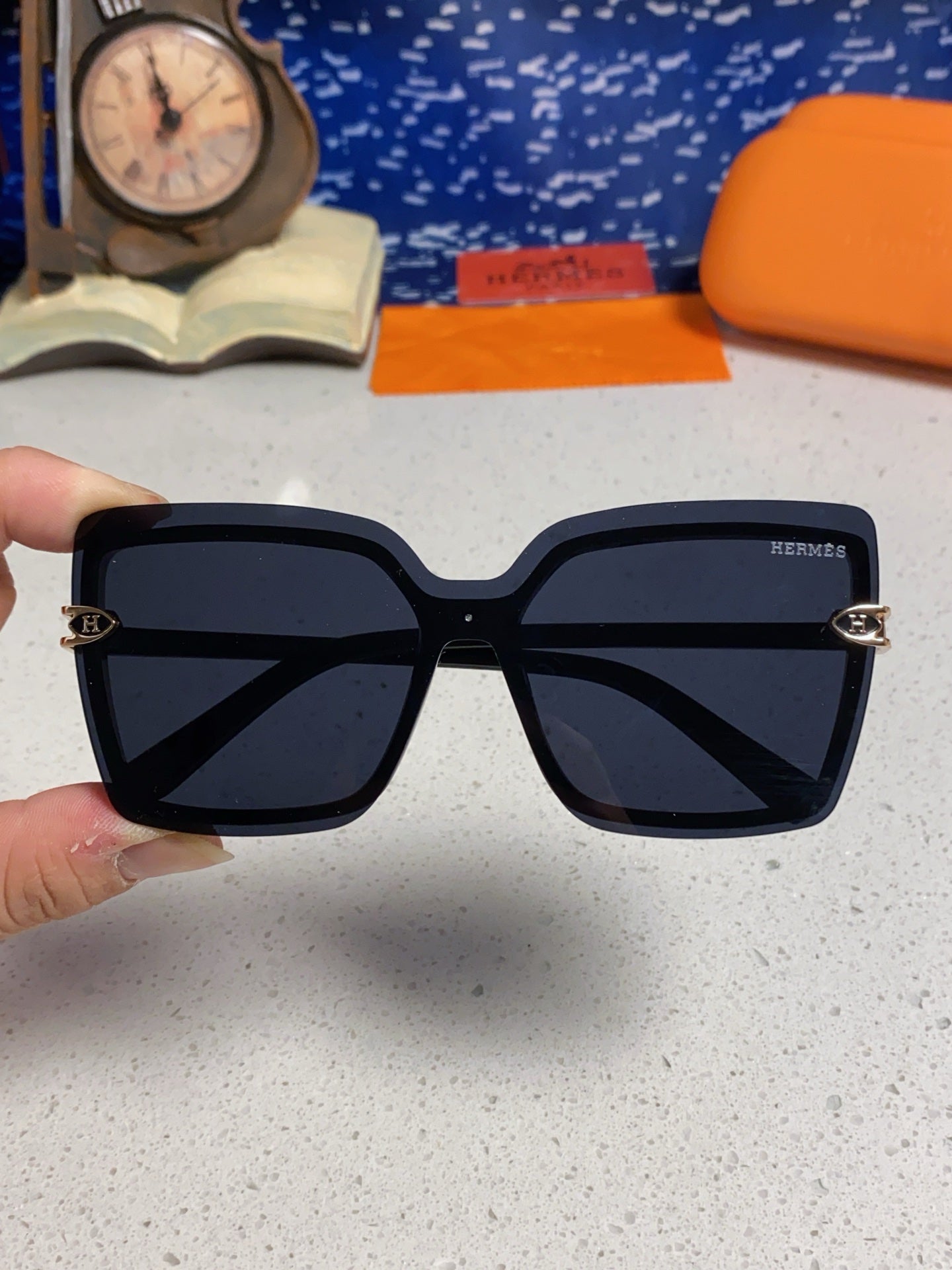 Hermès Square Black Lens Sunglasses for Men & Women - 466432 - detail image 3