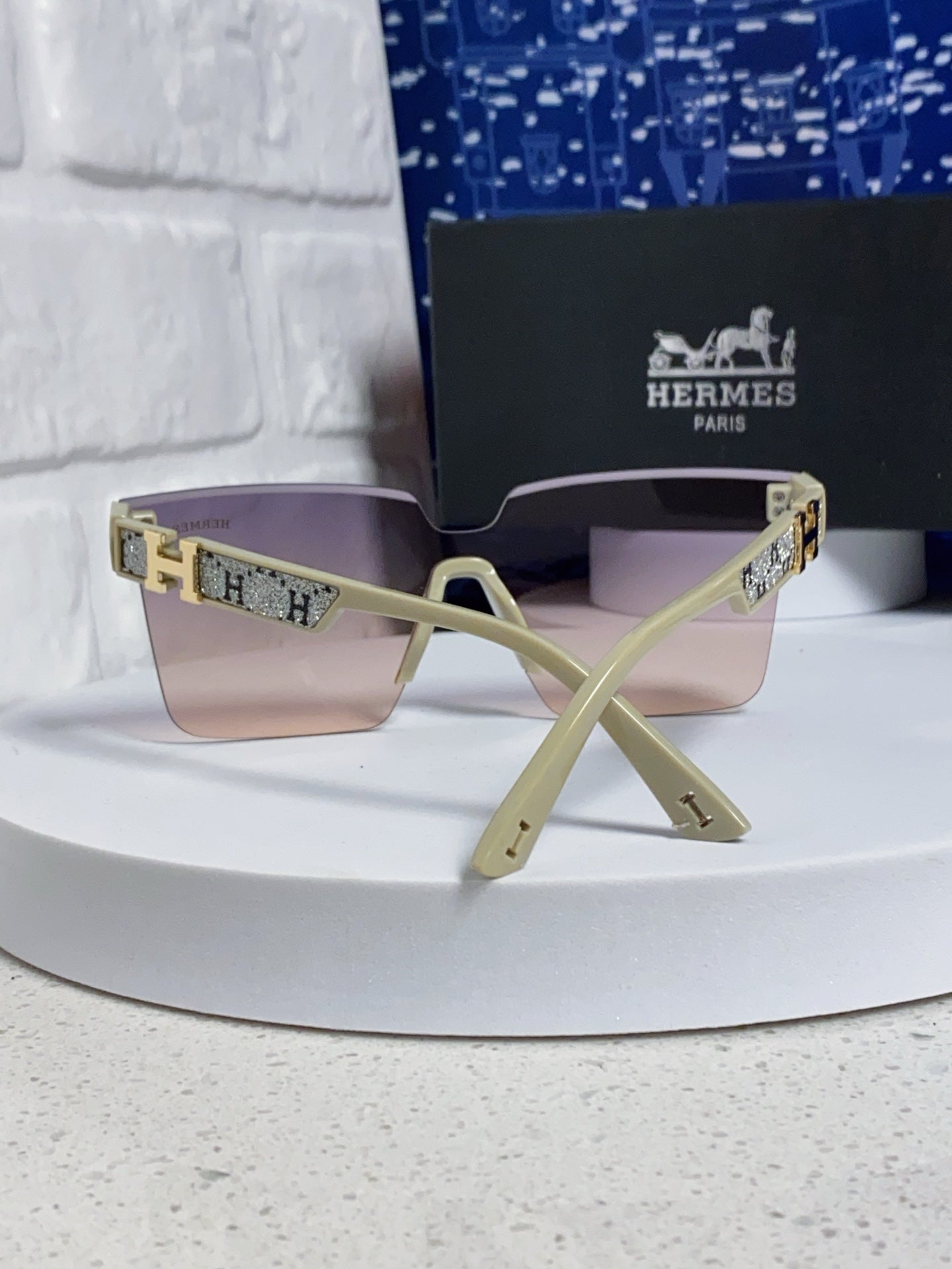 Hermès Lightweight Rimless Silver Lens Sunglasses for Women - detail image 3