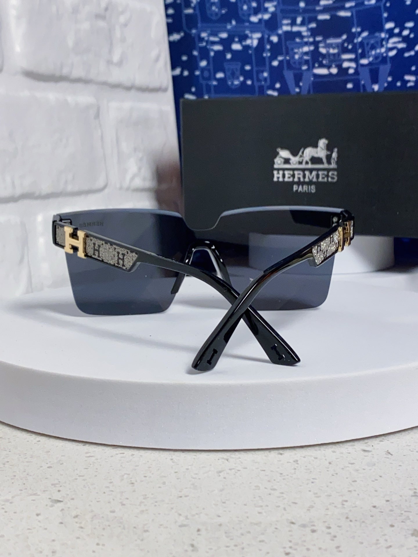 Hermès Lightweight Rimless Gold Lens Sunglasses for Women - detail image 3