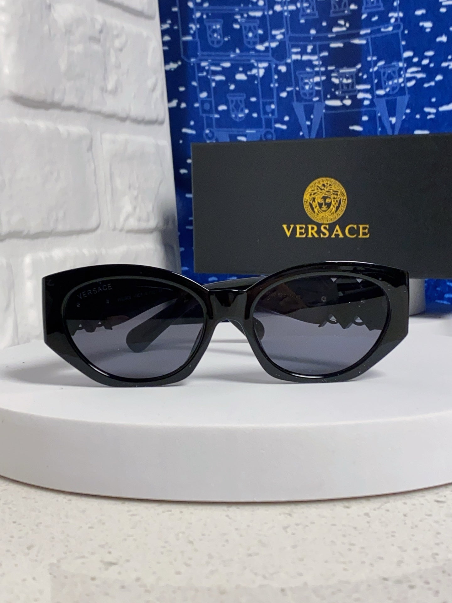 Versace Fashion Gray Lens Sunglasses for Women - detail image 2